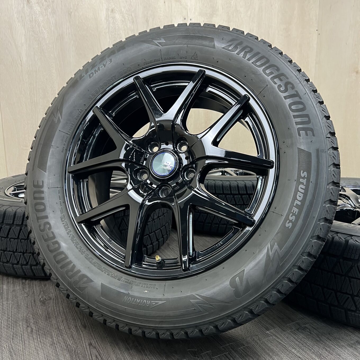 R17 7J ET55 5x114.3 SL-5 — 33 900 ¥/комплект