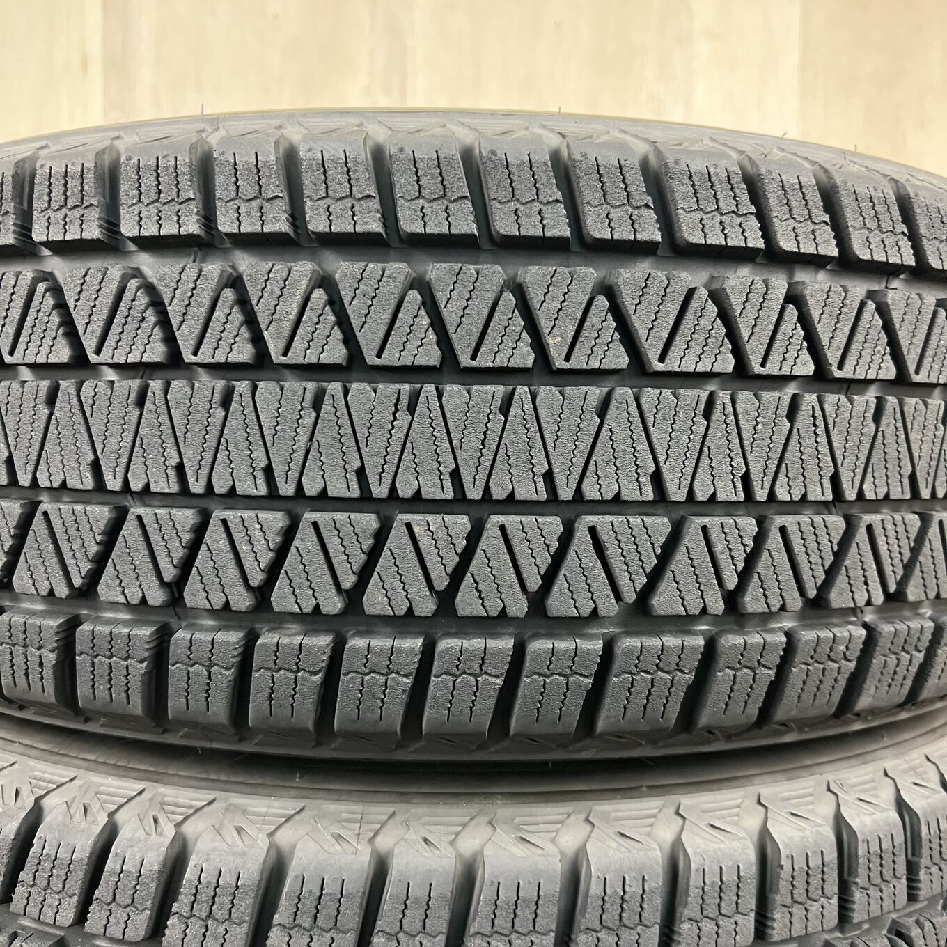 Bridgestone BLIZZAK DM-V3 225/60 R17, фото 2