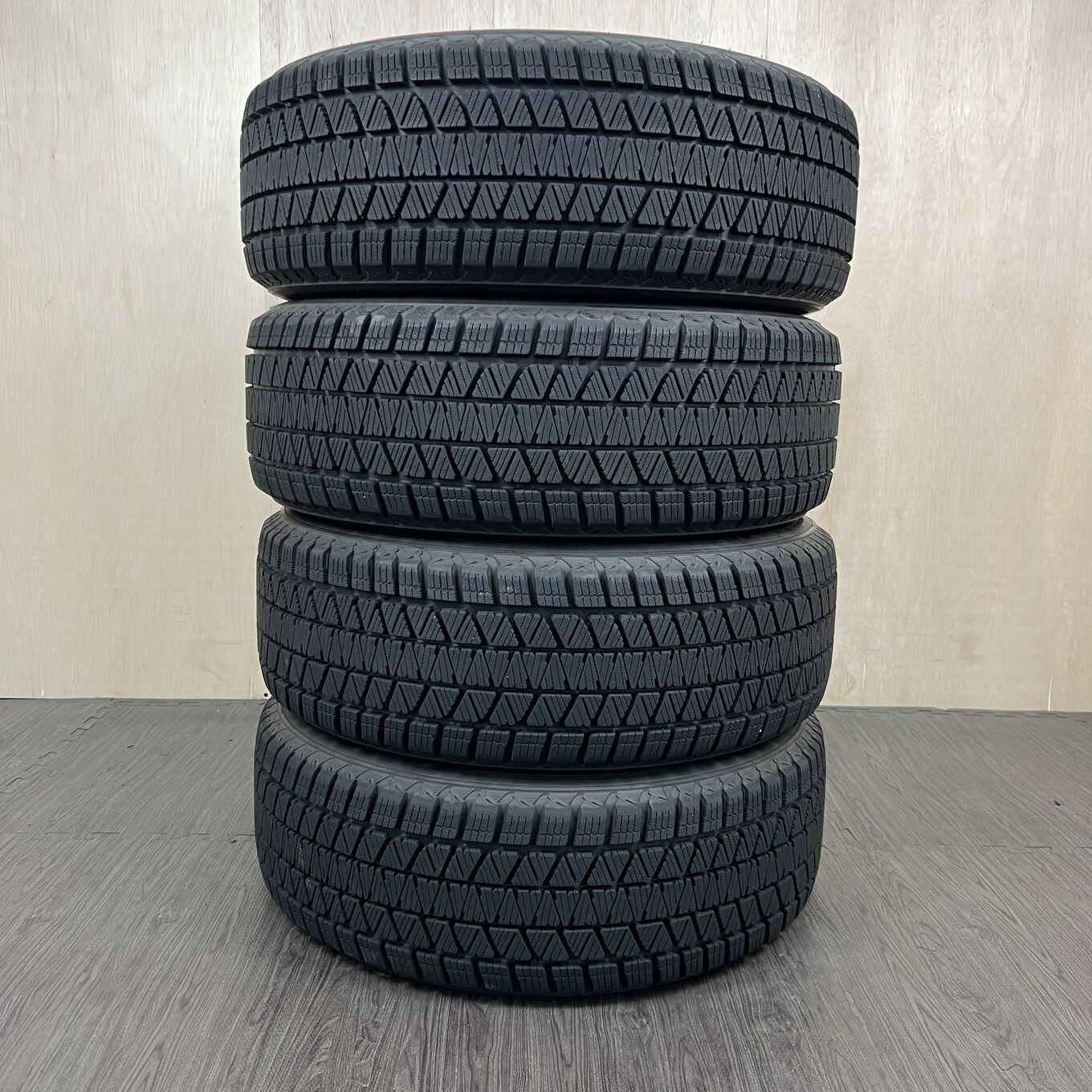225/60 R17 Bridgestone BLIZZAK DM-V3 — 28 100 ¥/комплект