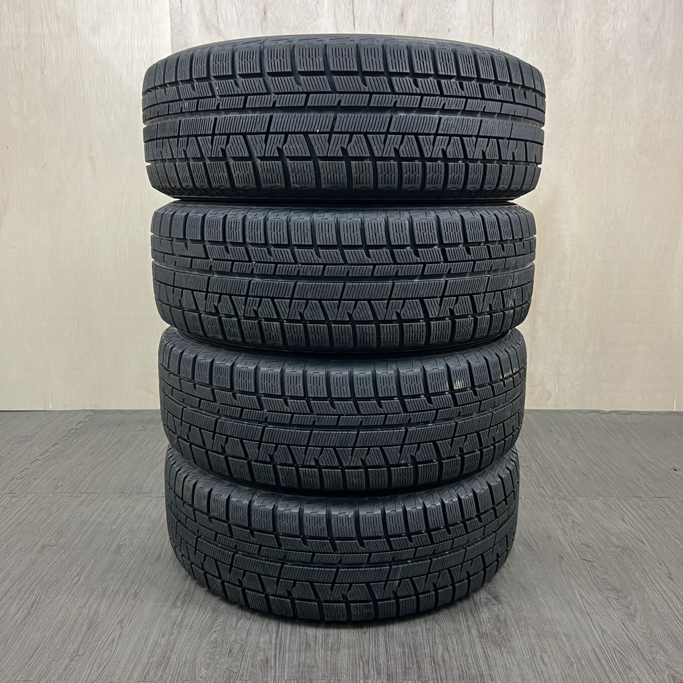 215/60 R16 Yokohama ICE GUARD IG60 — 12 600 ¥/комплект