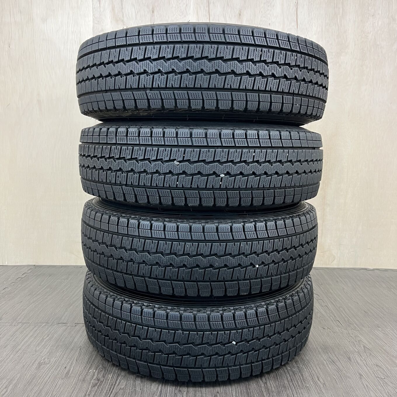 195/80 R15 Dunlop WINTER MAXX SV01 — 16 900 ¥/комплект