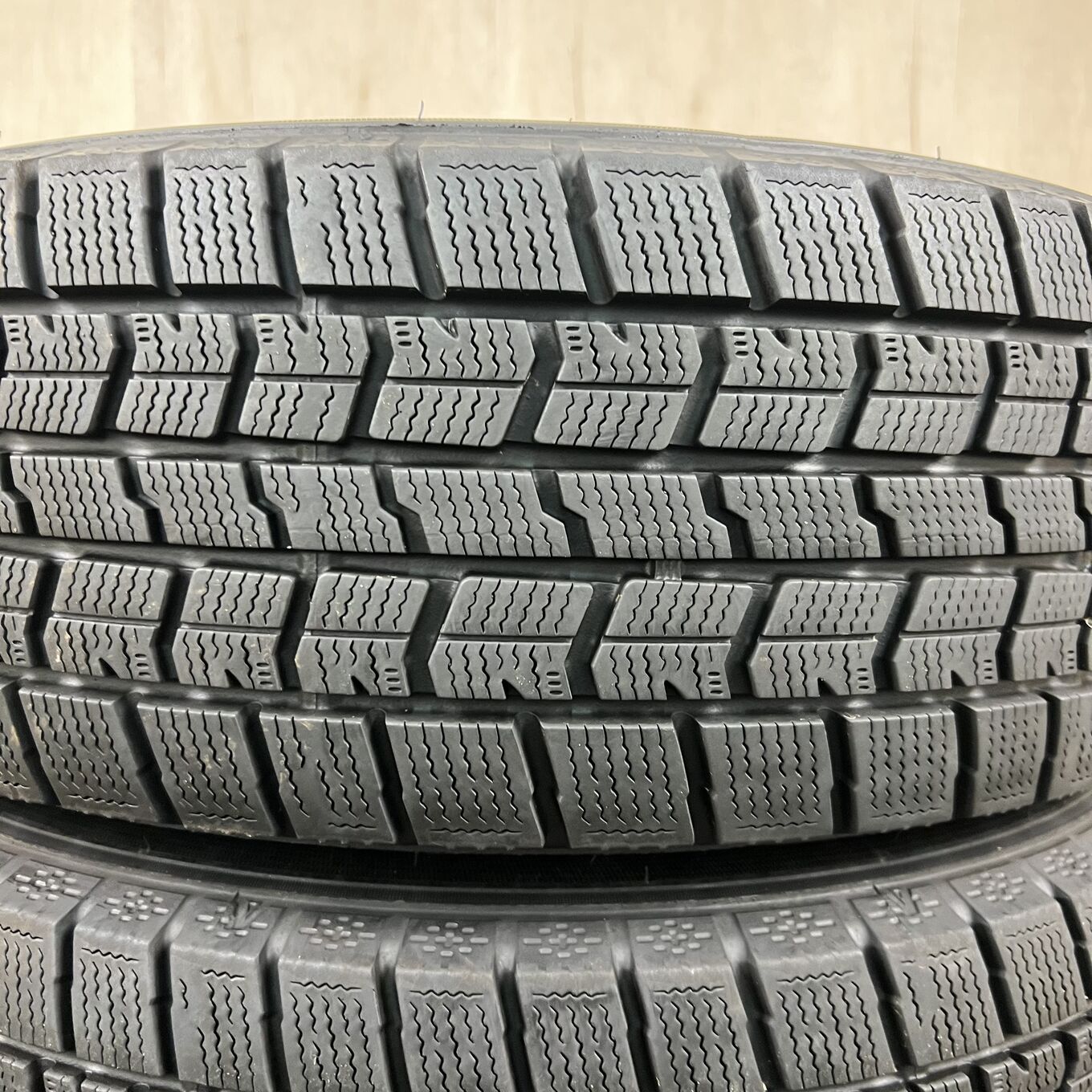 Goodyear ICE NAVI 7 205/60 R16, фото 2