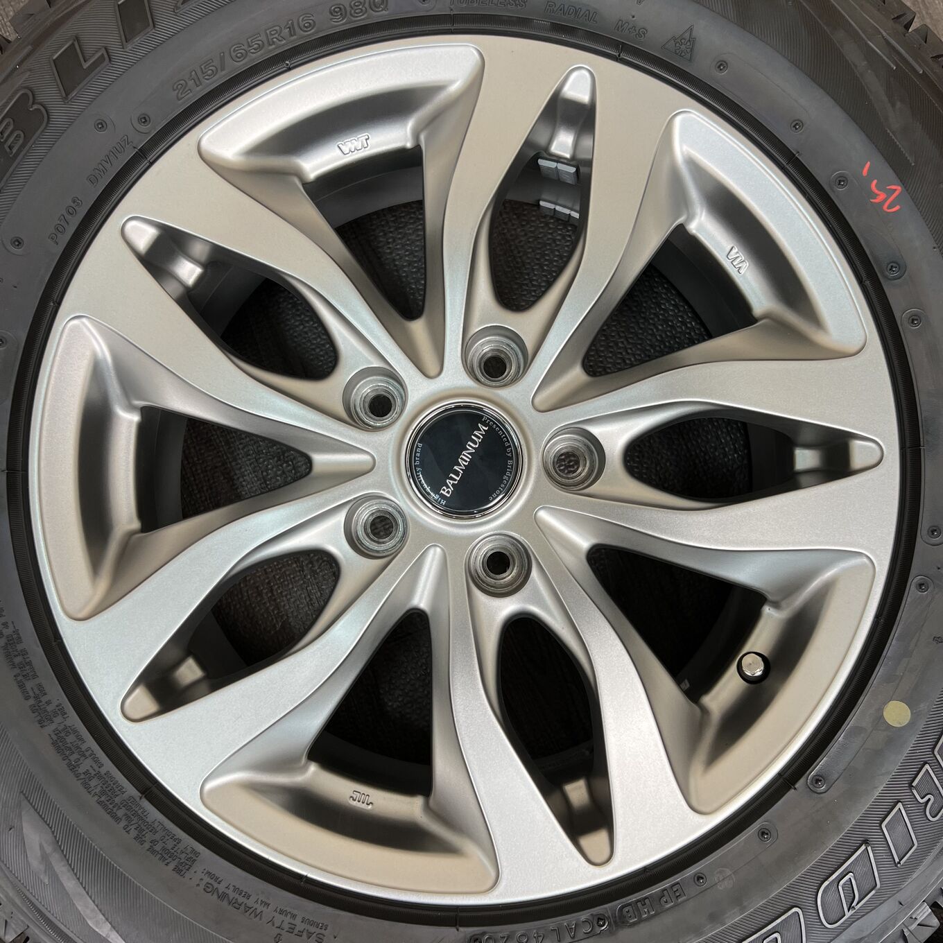 Bridgestone BALMINUM 215/65 R16, фото 5