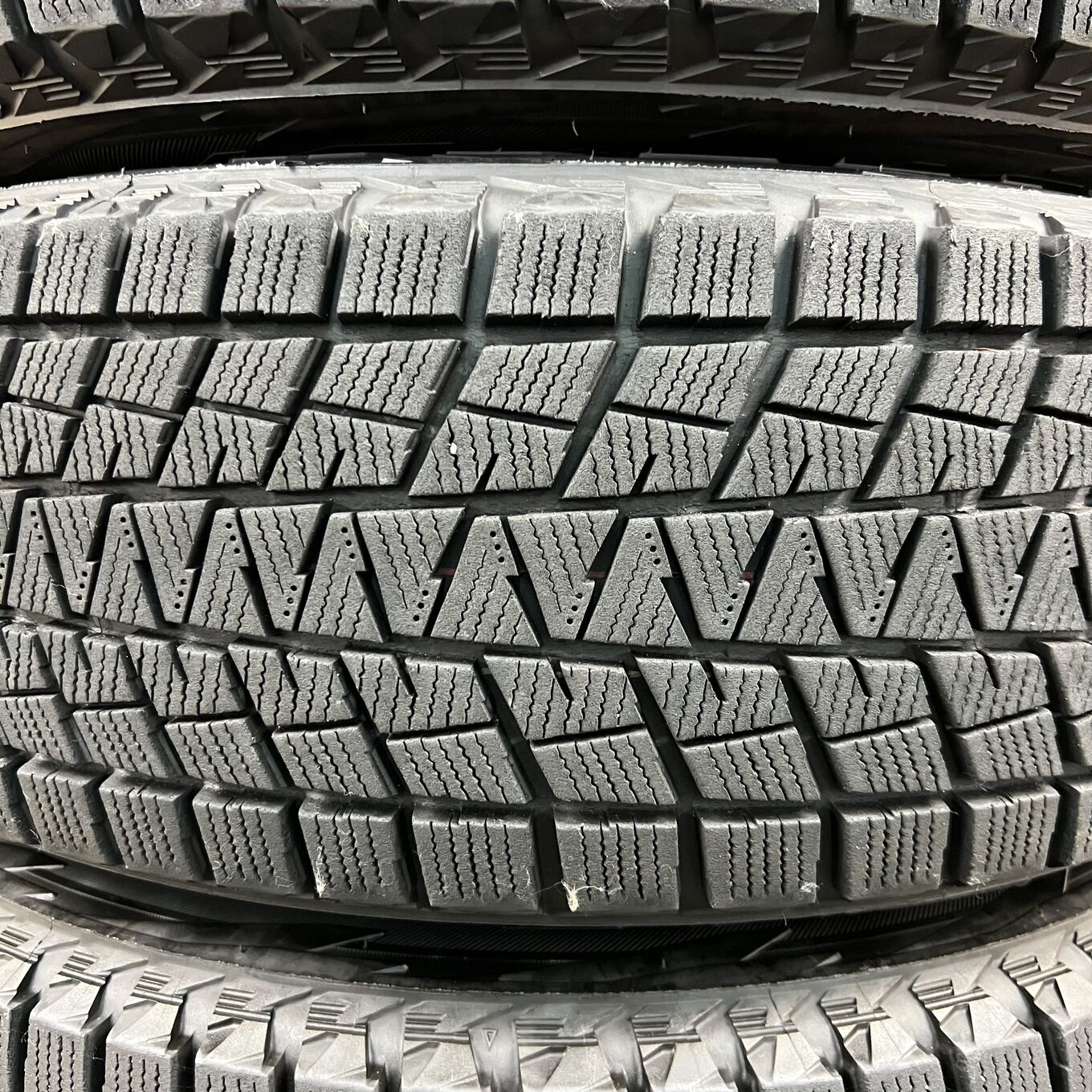Bridgestone BLIZZAK DM-V1 215/65 R16, фото 3