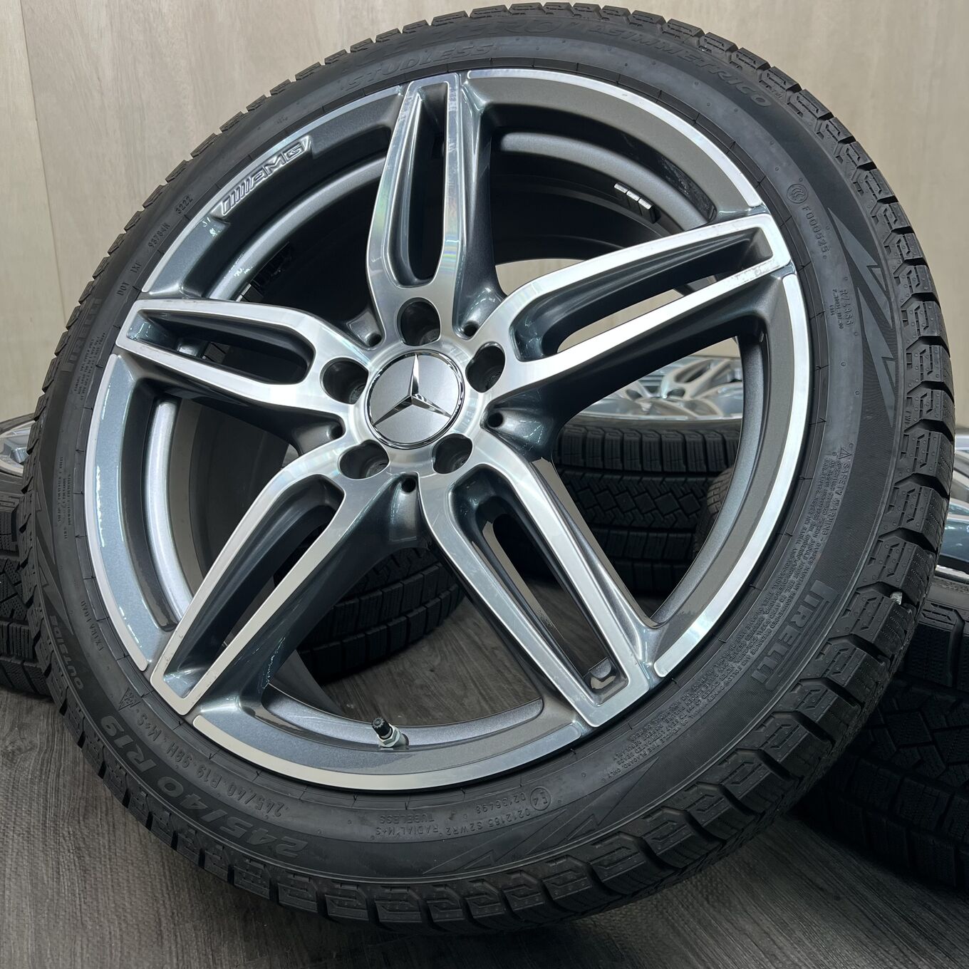 R19 8J ET43 5x112 AMG — 59 400 ¥/комплект