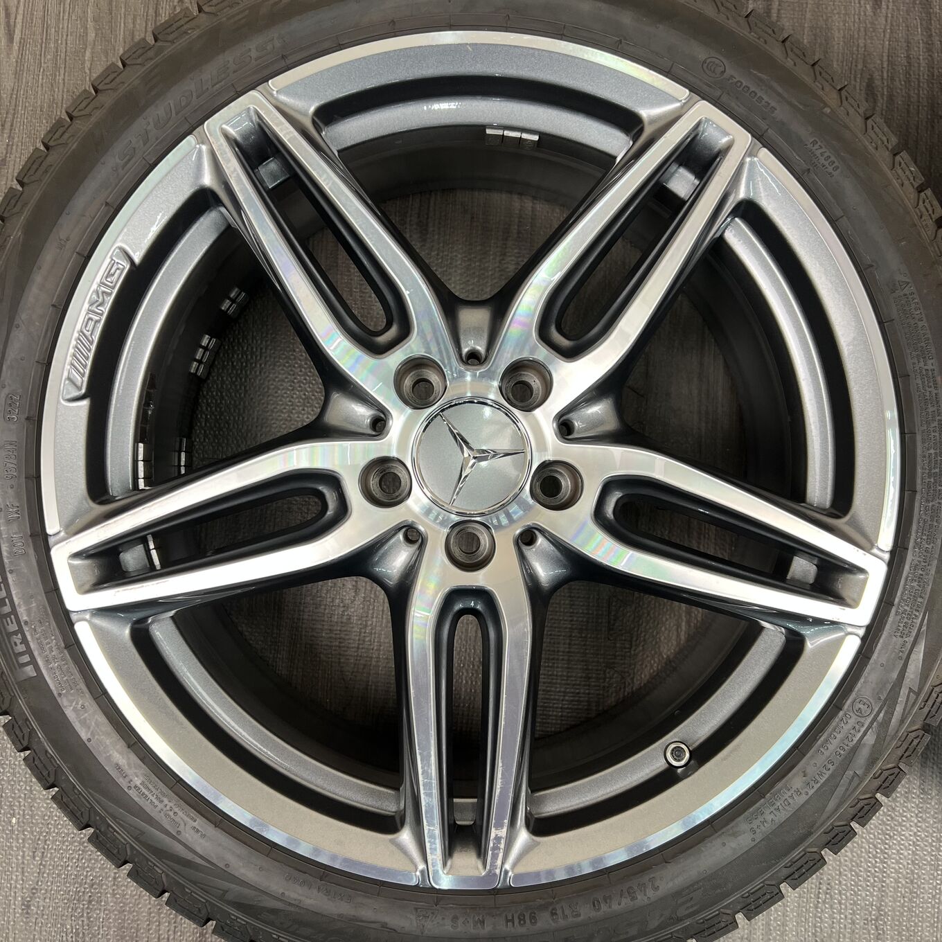 Pirelli AMG 245/40 R19, фото 2