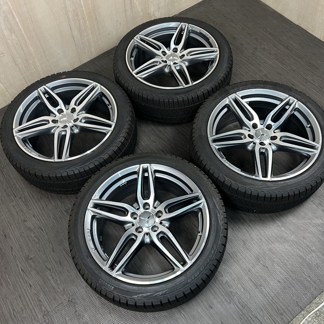 Pirelli AMG 245/40 R19, фото 6