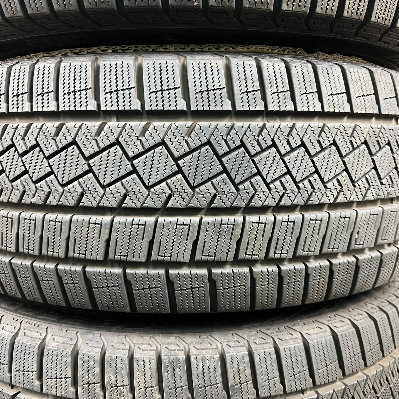 Pirelli ICE ZERO 245/40 R19, фото 3