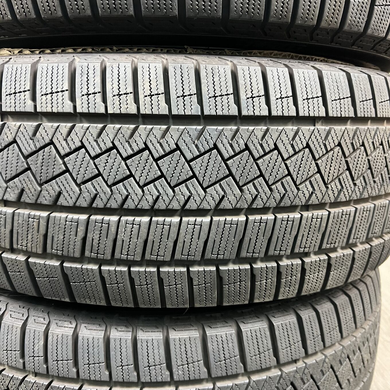 Pirelli ICE ZERO 245/40 R19, фото 4
