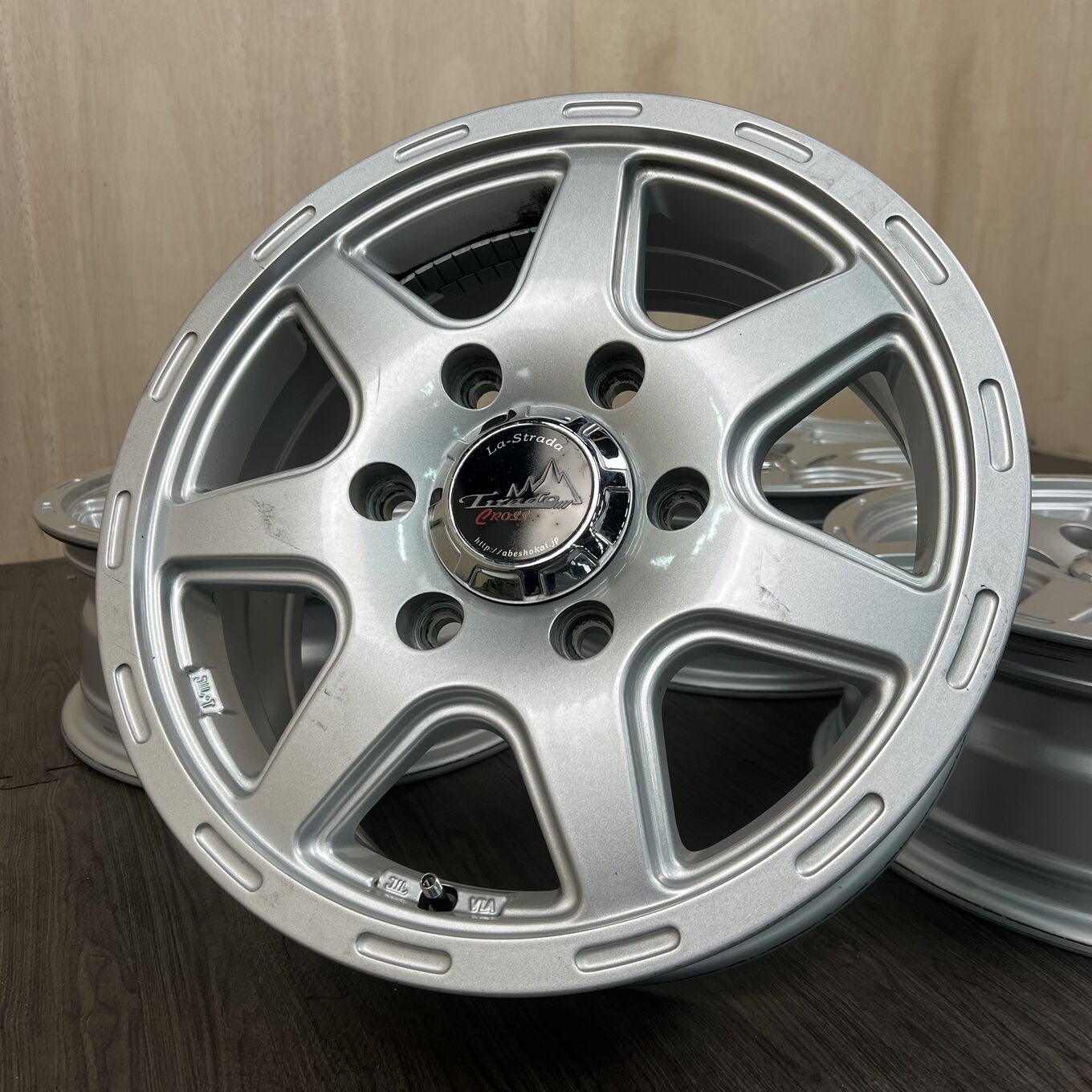R15 6J ET44 6x139.7 TIRADO CROSS — 25 300 ¥/комплект