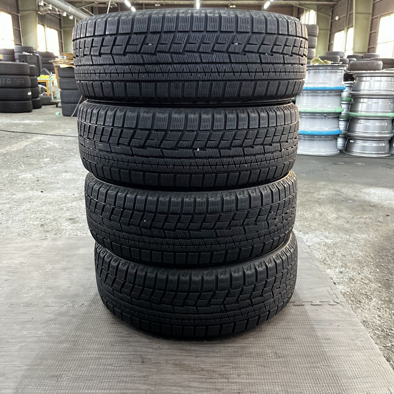 225/60 R17 Yokohama ICE GUARD IG60 — 17 000 ¥/комплект