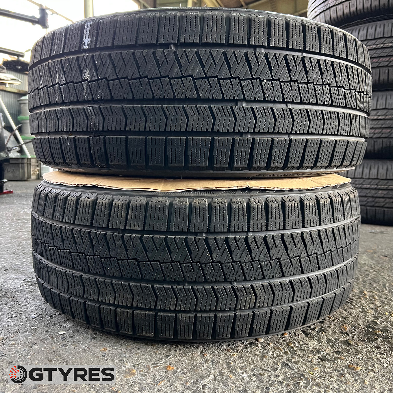 Bridgestone BLIZZAK VRX2 225/40 R18, фото 2