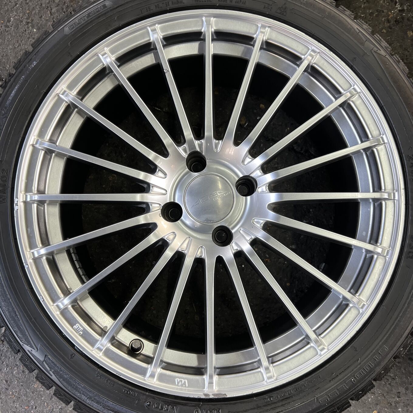 Bridgestone BLIZZAK VRX2 225/40 R18, фото 2