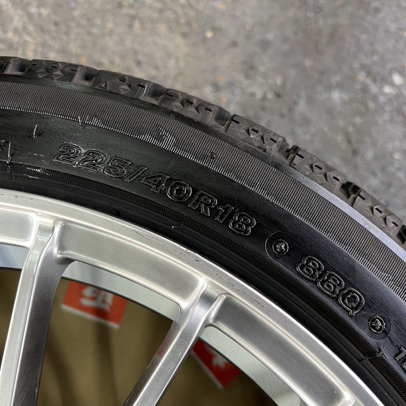 Bridgestone BLIZZAK VRX2 225/40 R18, фото 5
