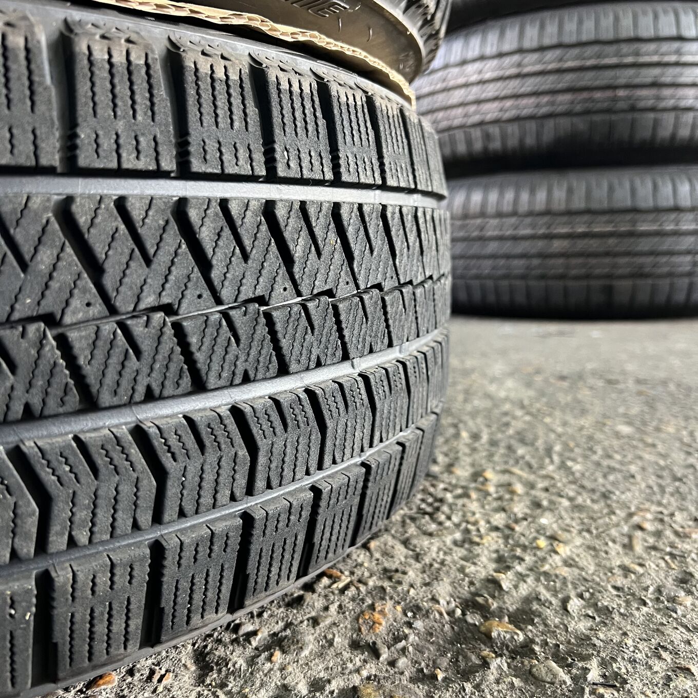 Bridgestone BLIZZAK VRX2 225/40 R18, фото 3