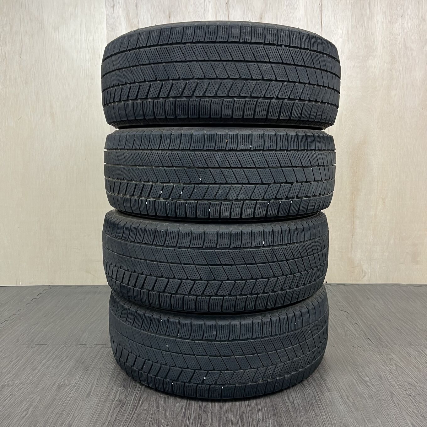 205/55 R16 Bridgestone BLIZZAK VRX3 — 10 900 ¥/комплект