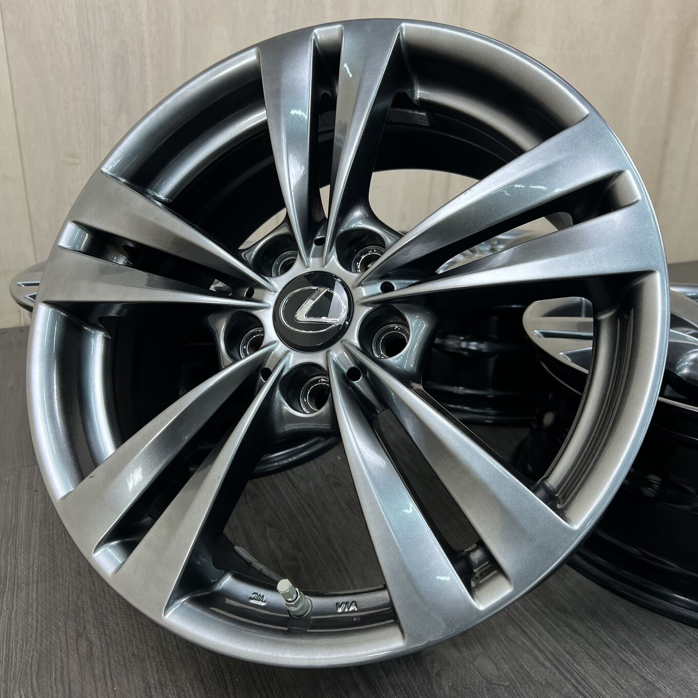 R17 7J ET45 5x114.3 NX200T — 39 400 ¥/комплект