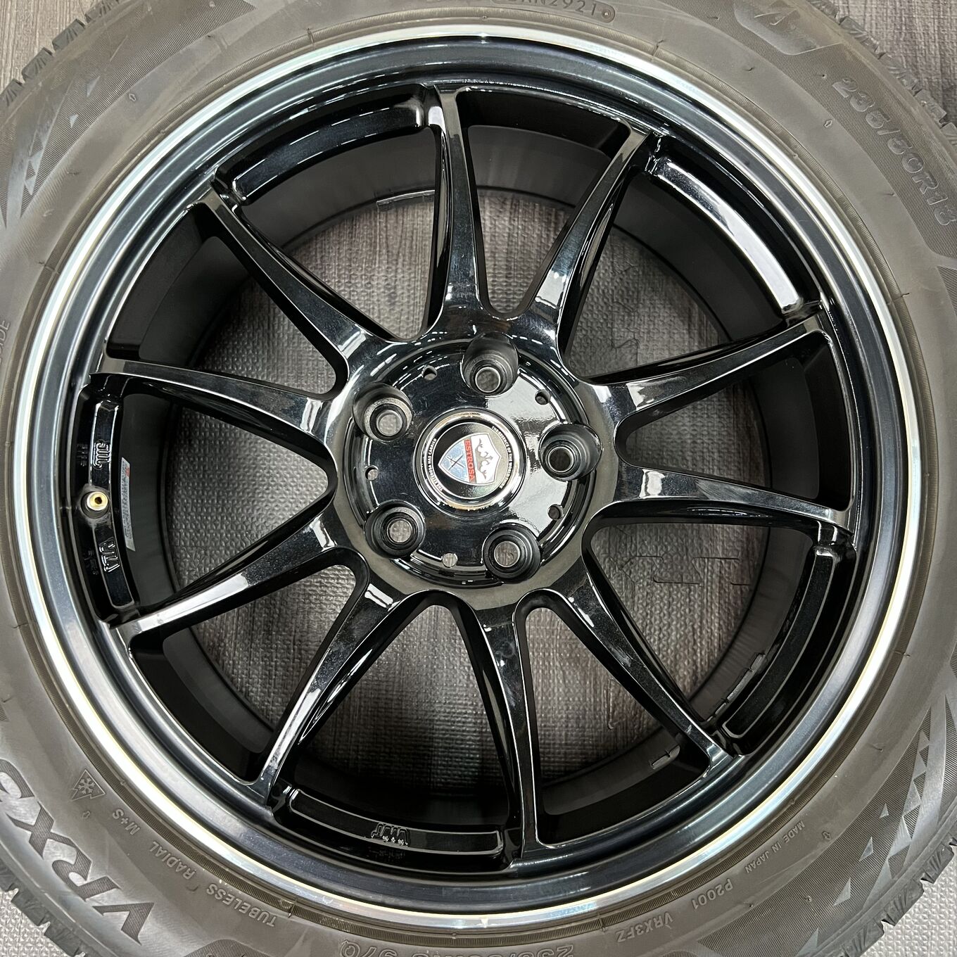 Bridgestone BLIZZAK VRX3 235/50 R18, фото 2