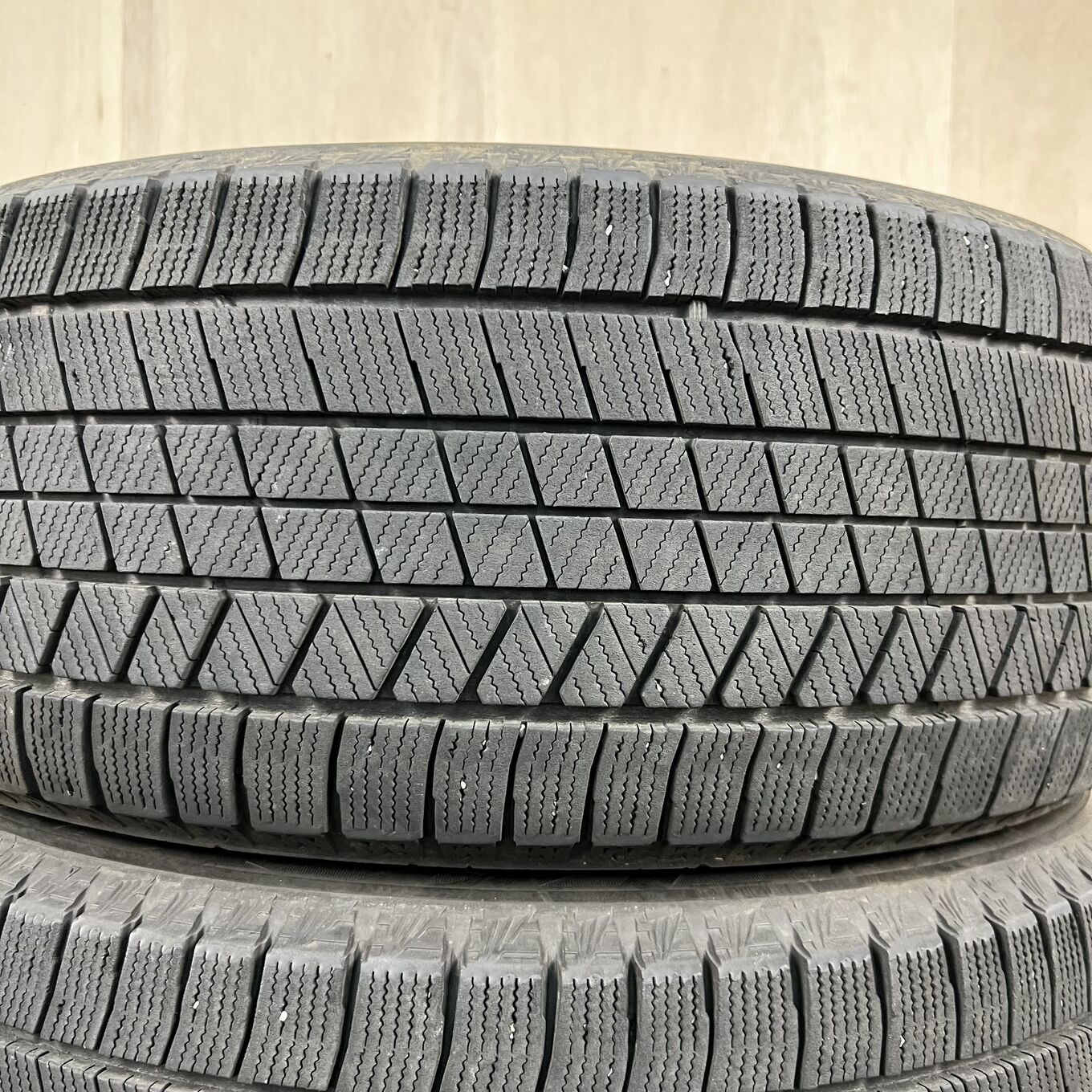 Bridgestone BLIZZAK VRX3 235/50 R18, фото 2
