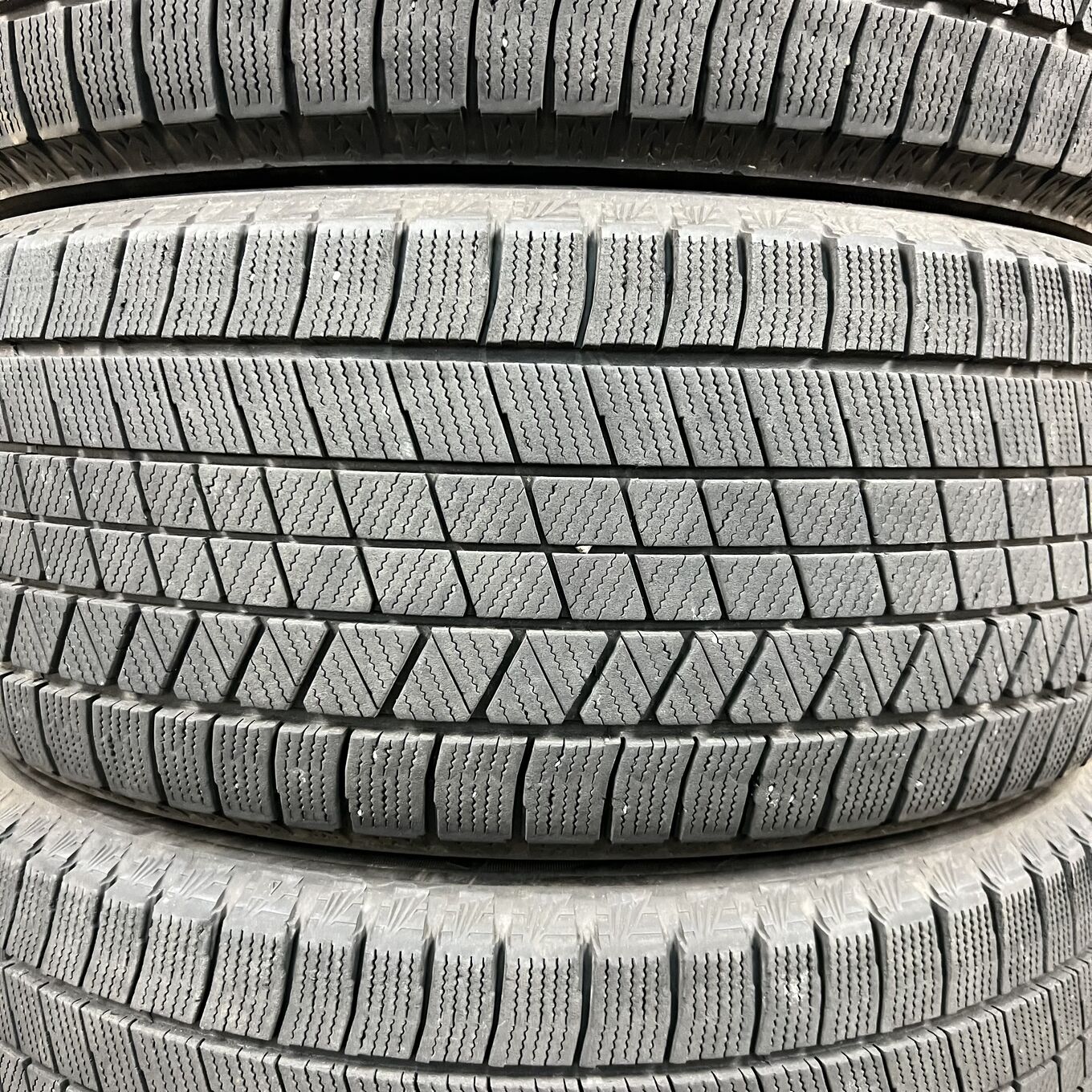 Bridgestone BLIZZAK VRX3 235/50 R18, фото 3