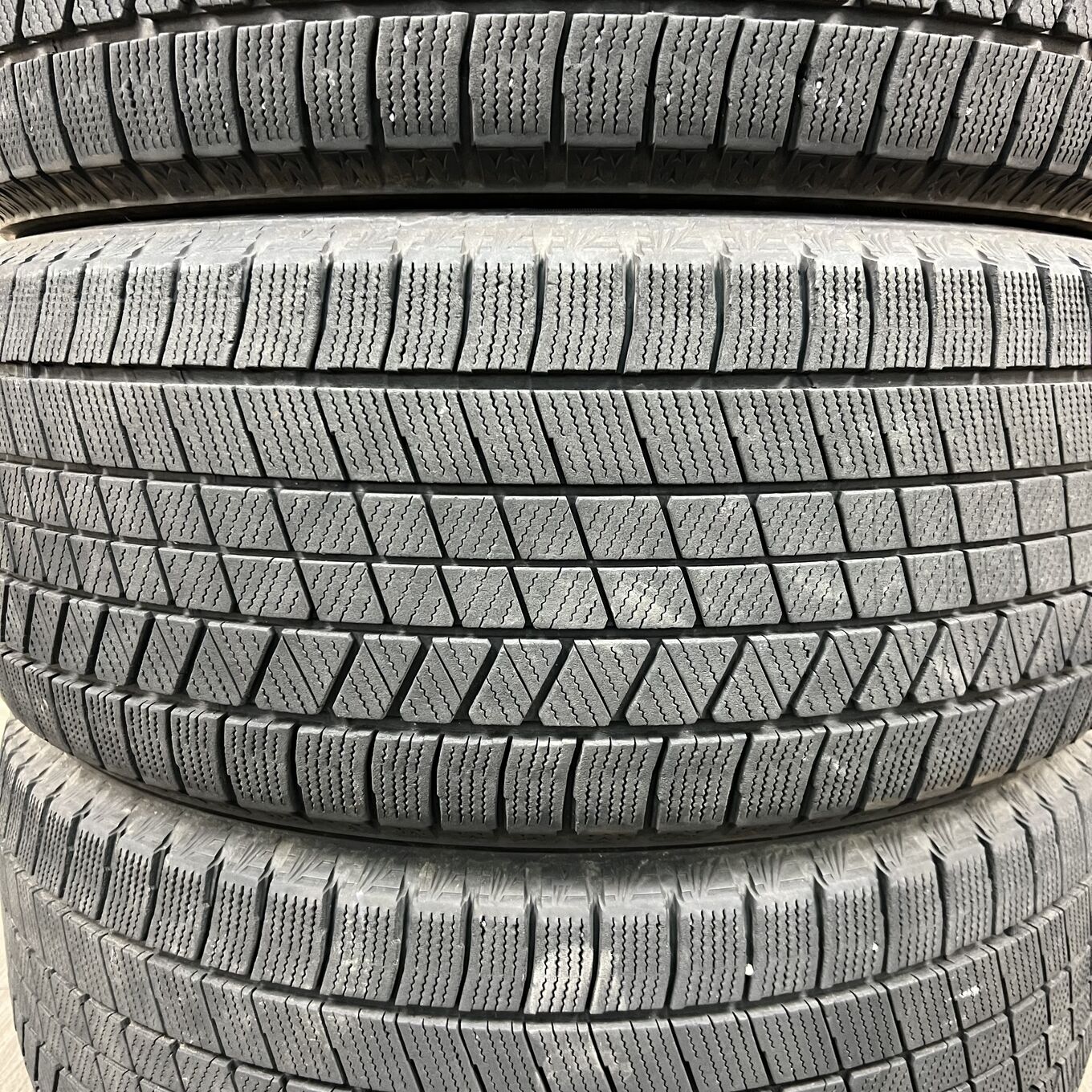 Bridgestone BLIZZAK VRX3 235/50 R18, фото 4