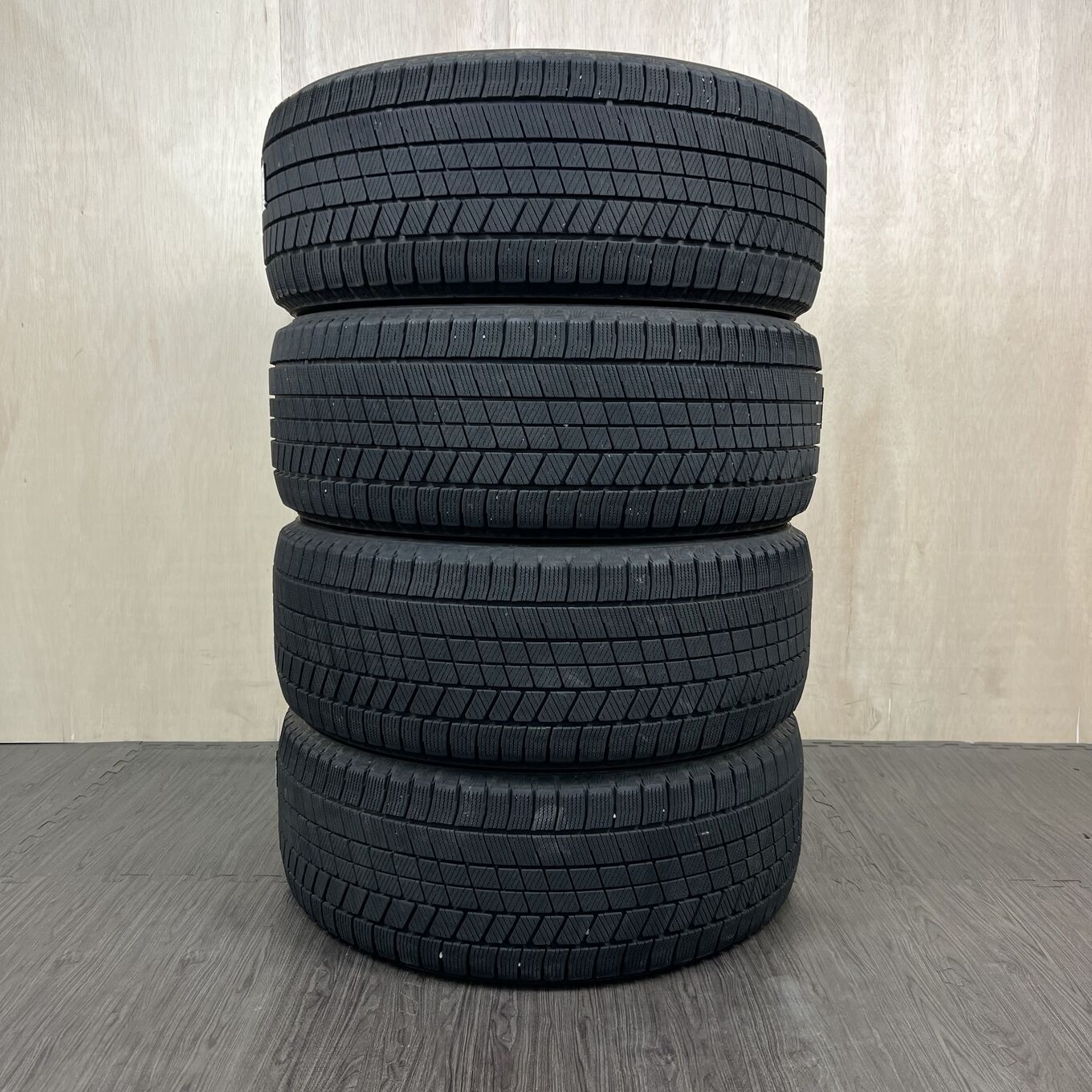 235/50 R18 Bridgestone BLIZZAK VRX3 — 38 100 ¥/комплект
