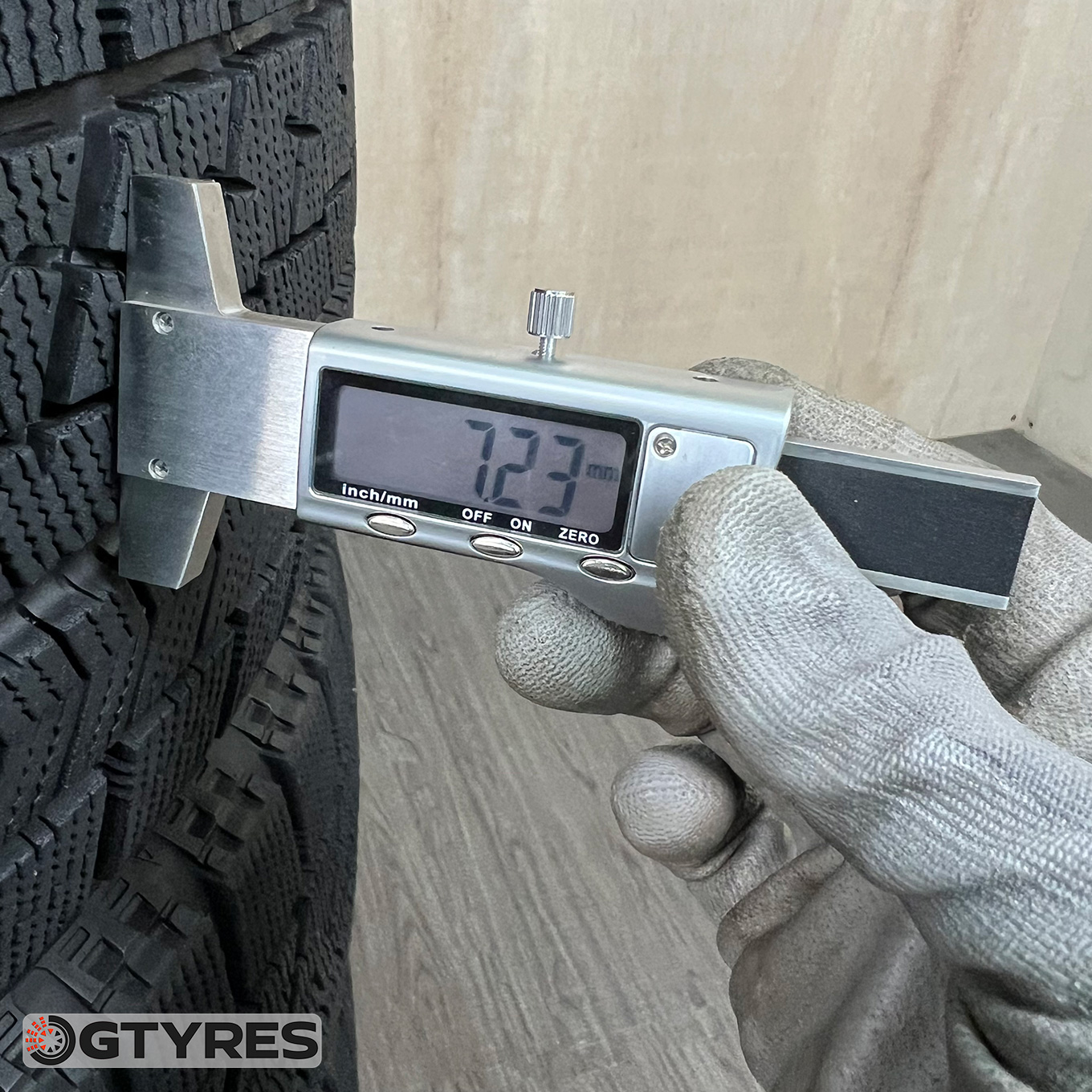 Bridgestone BLIZZAK VRX 215/65 R16, фото 6