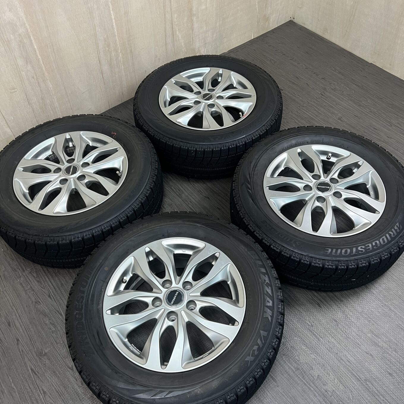 Bridgestone BALMINUM 215/65 R16, фото 6