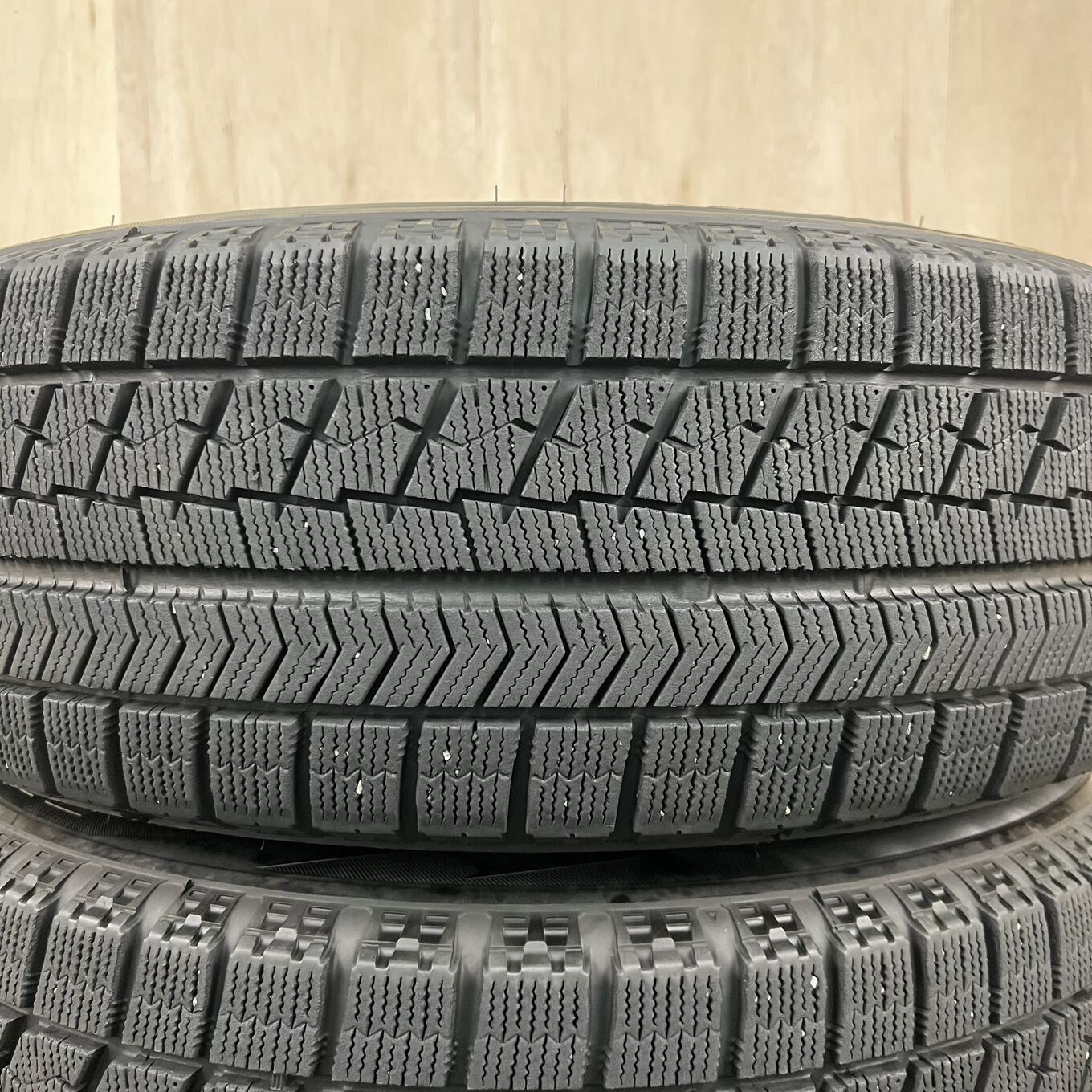 Bridgestone BLIZZAK VRX 215/65 R16, фото 2
