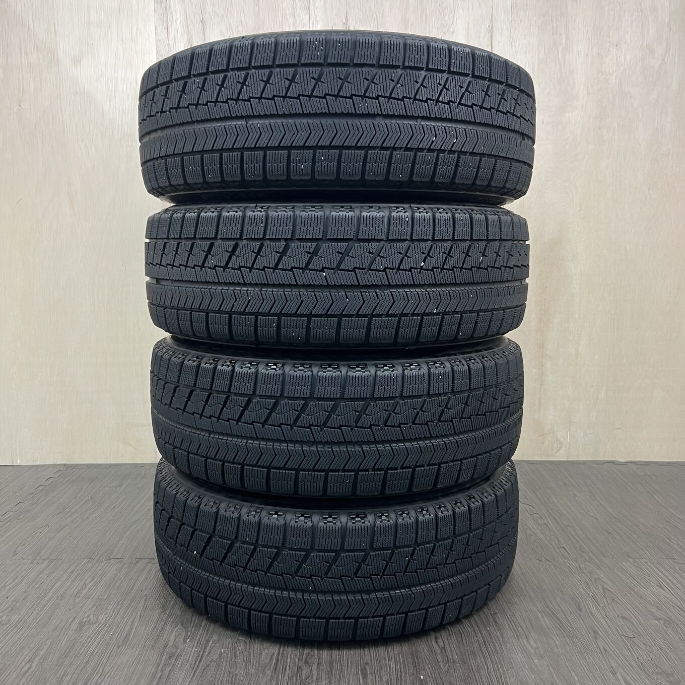 215/65 R16 Bridgestone BLIZZAK VRX — 19 600 ¥/комплект