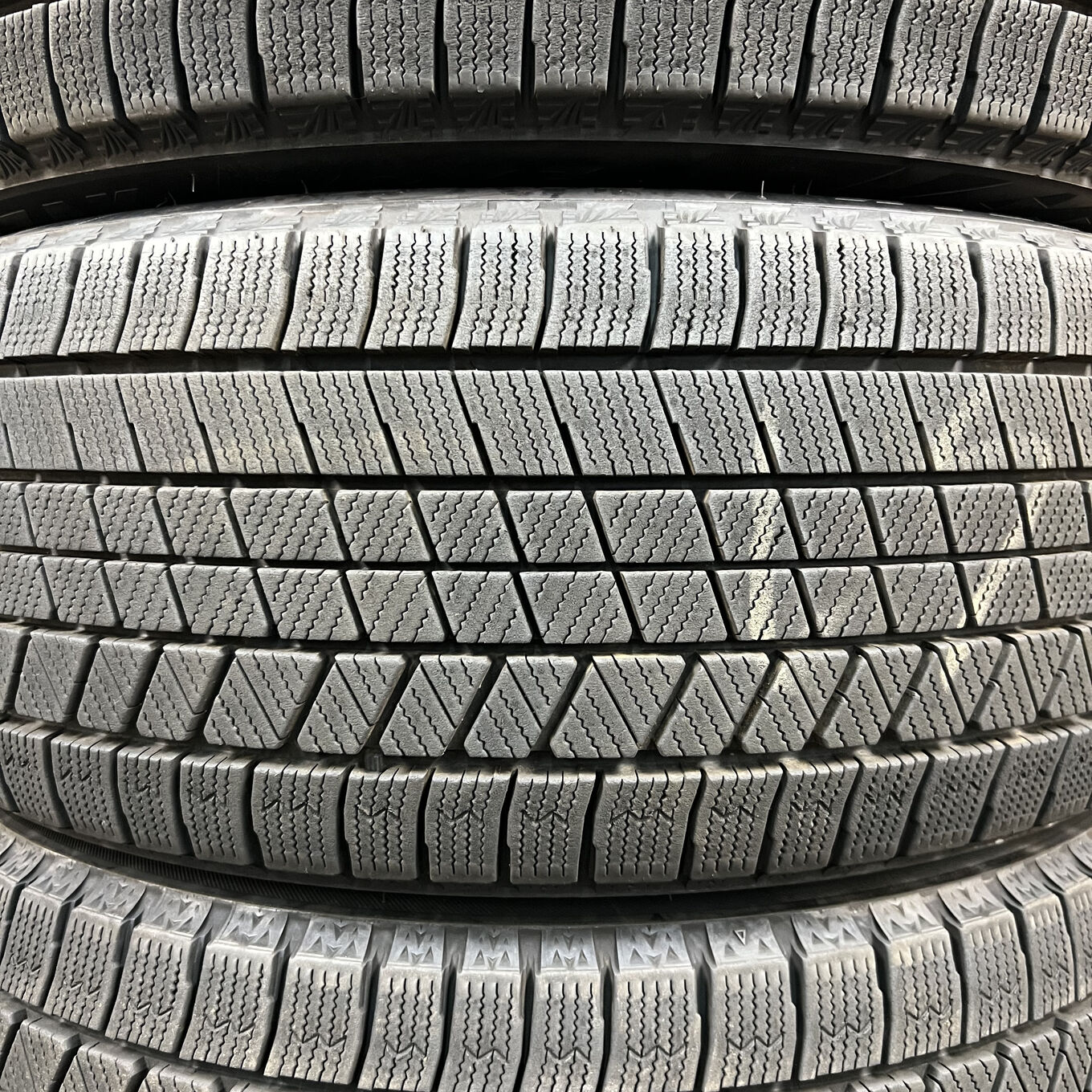 Bridgestone BLIZZAK VRX3 235/45 R18, фото 4