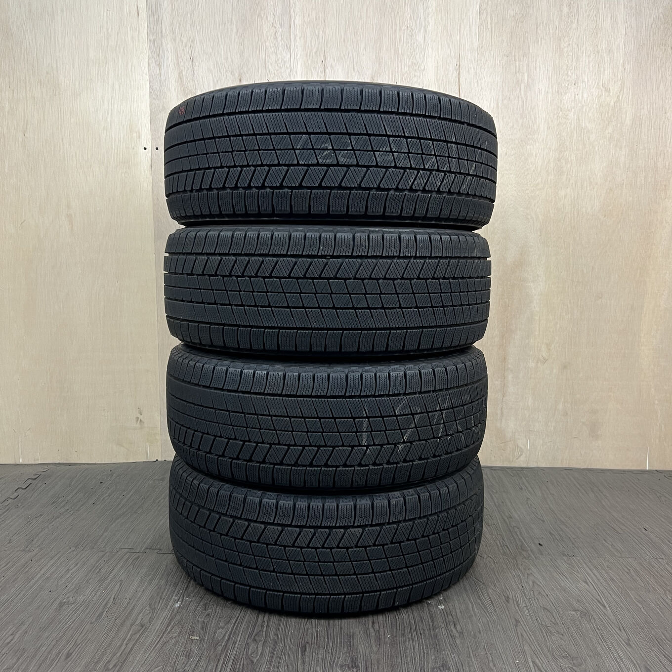 235/45 R18 Bridgestone BLIZZAK VRX3 — 42 500 ¥/комплект