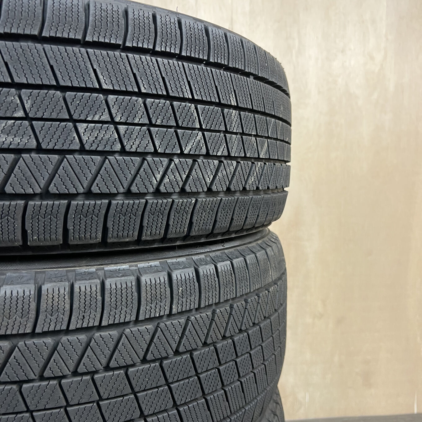 Bridgestone BLIZZAK VRX3 235/45 R18, фото 6