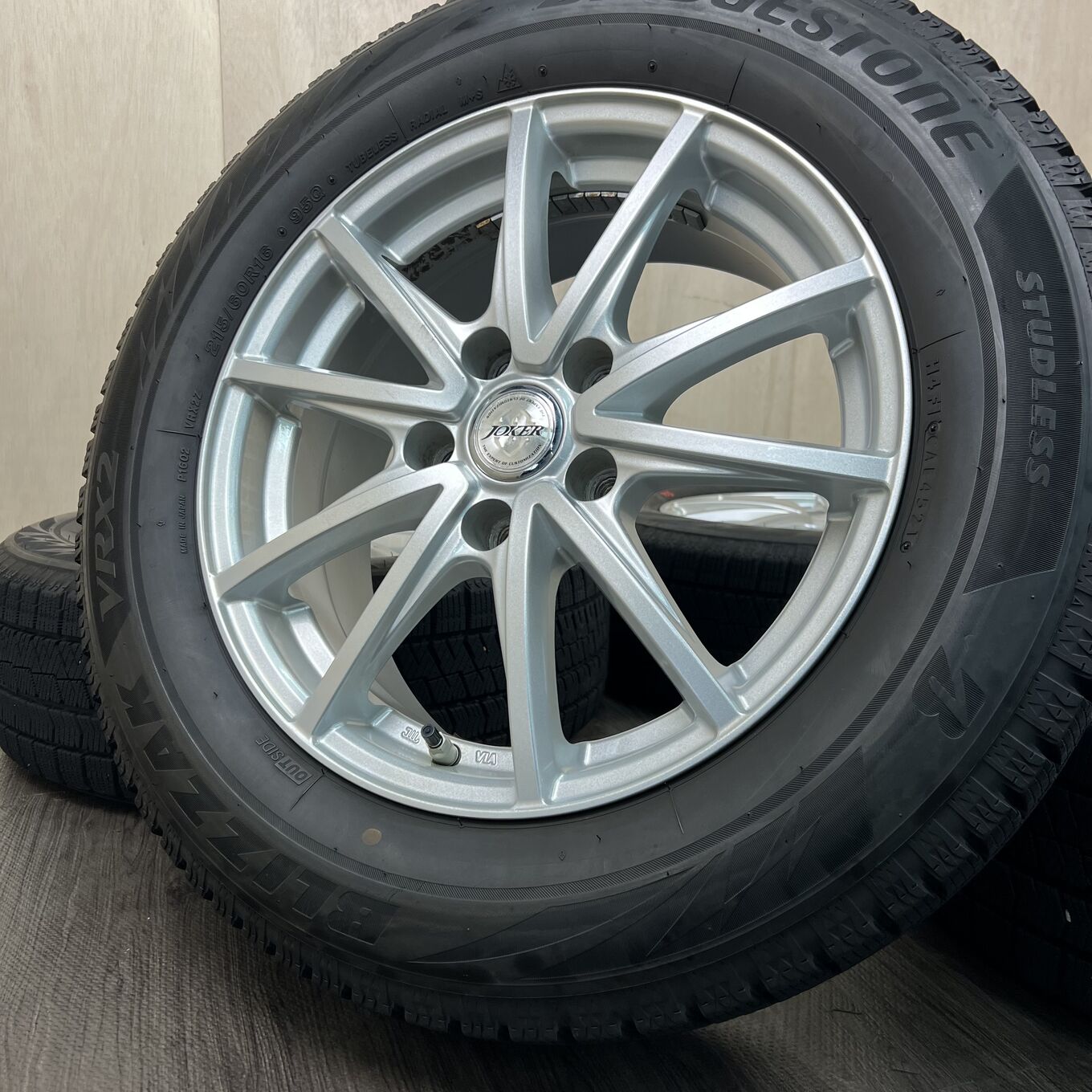 R16 6.5J ET40 5x114.3 JOKER — 21 100 ¥/комплект