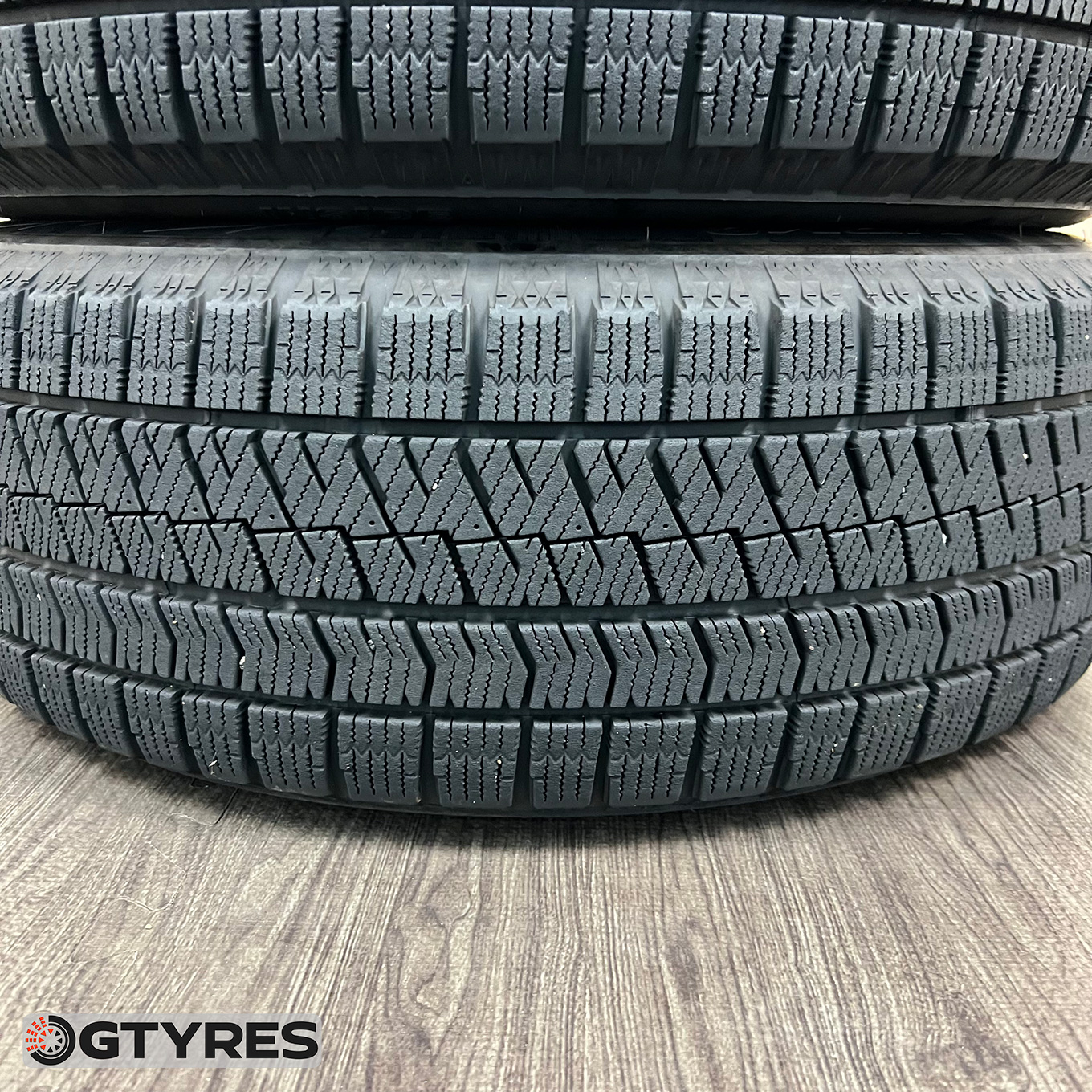 Bridgestone BLIZZAK VRX2 215/60 R16, фото 2