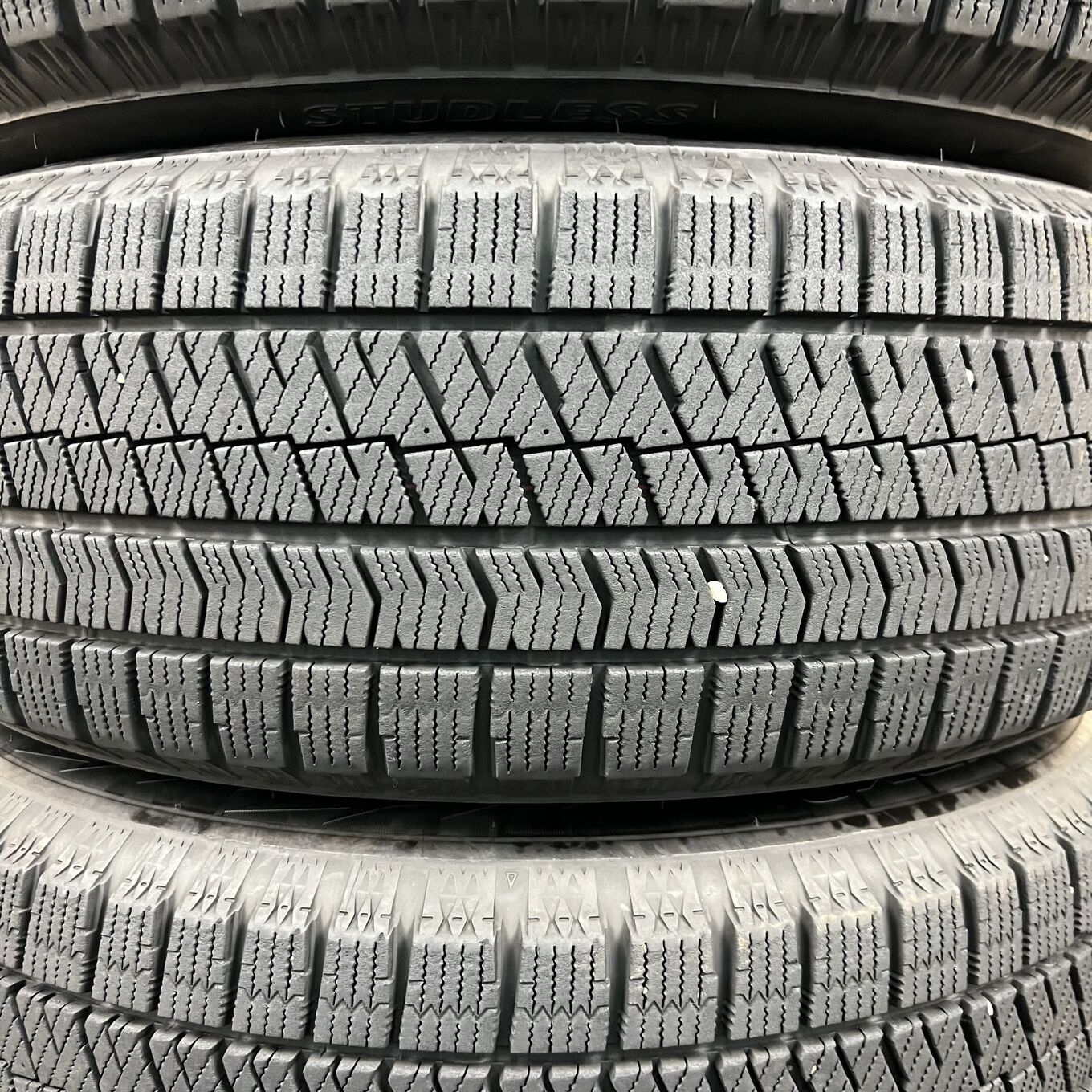 Bridgestone BLIZZAK VRX2 215/60 R16, фото 3