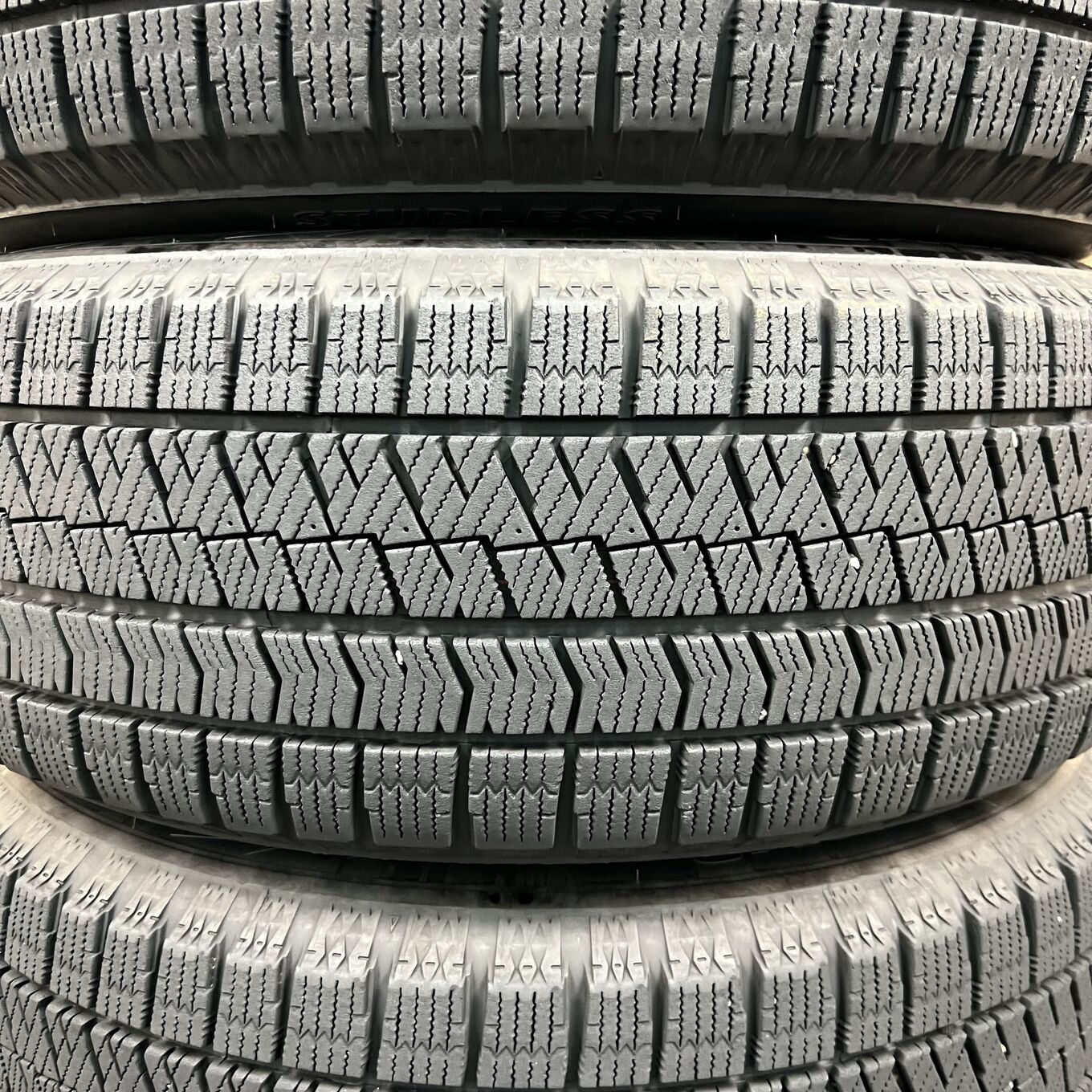 Bridgestone BLIZZAK VRX2 215/60 R16, фото 4