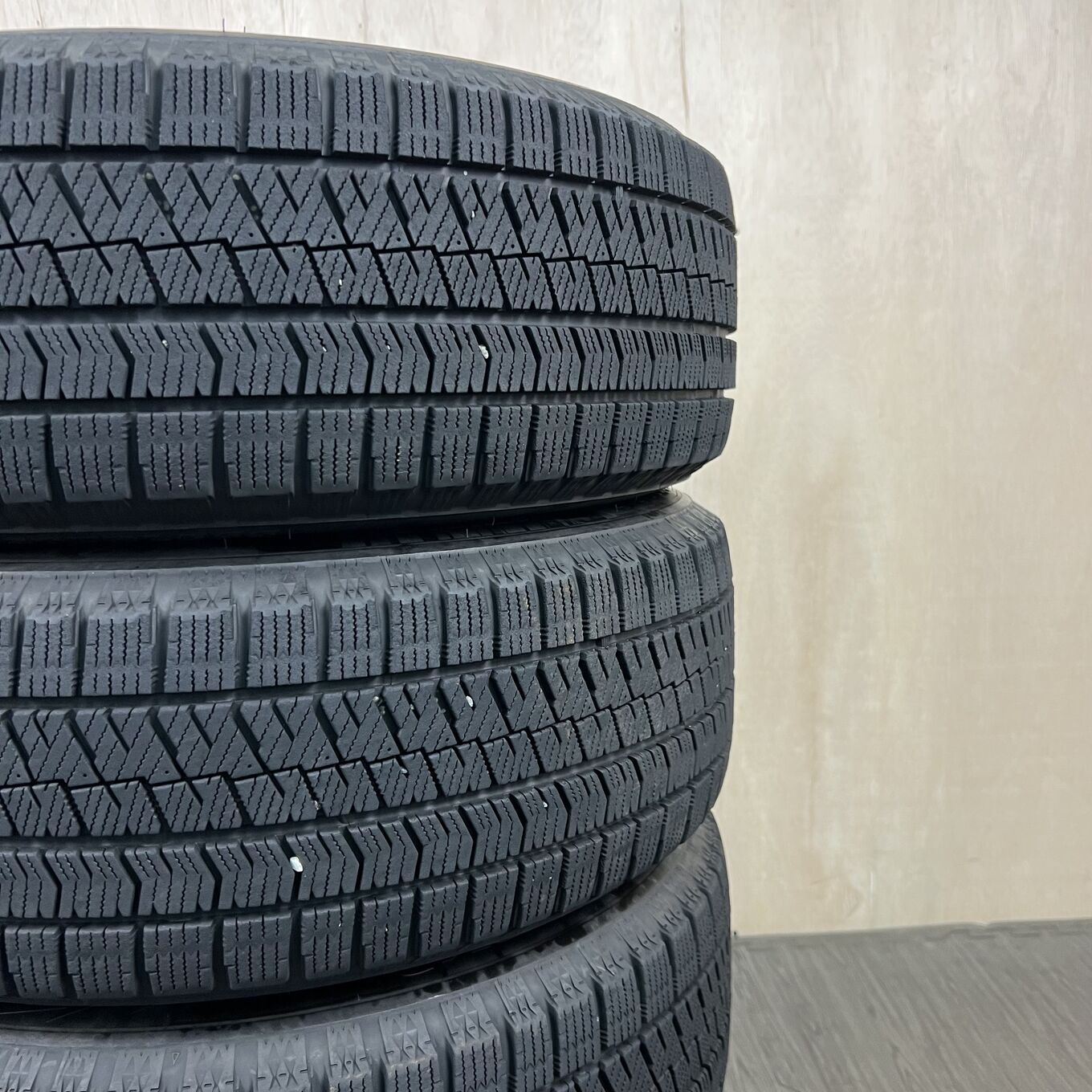 Bridgestone BLIZZAK VRX2 215/60 R16, фото 6