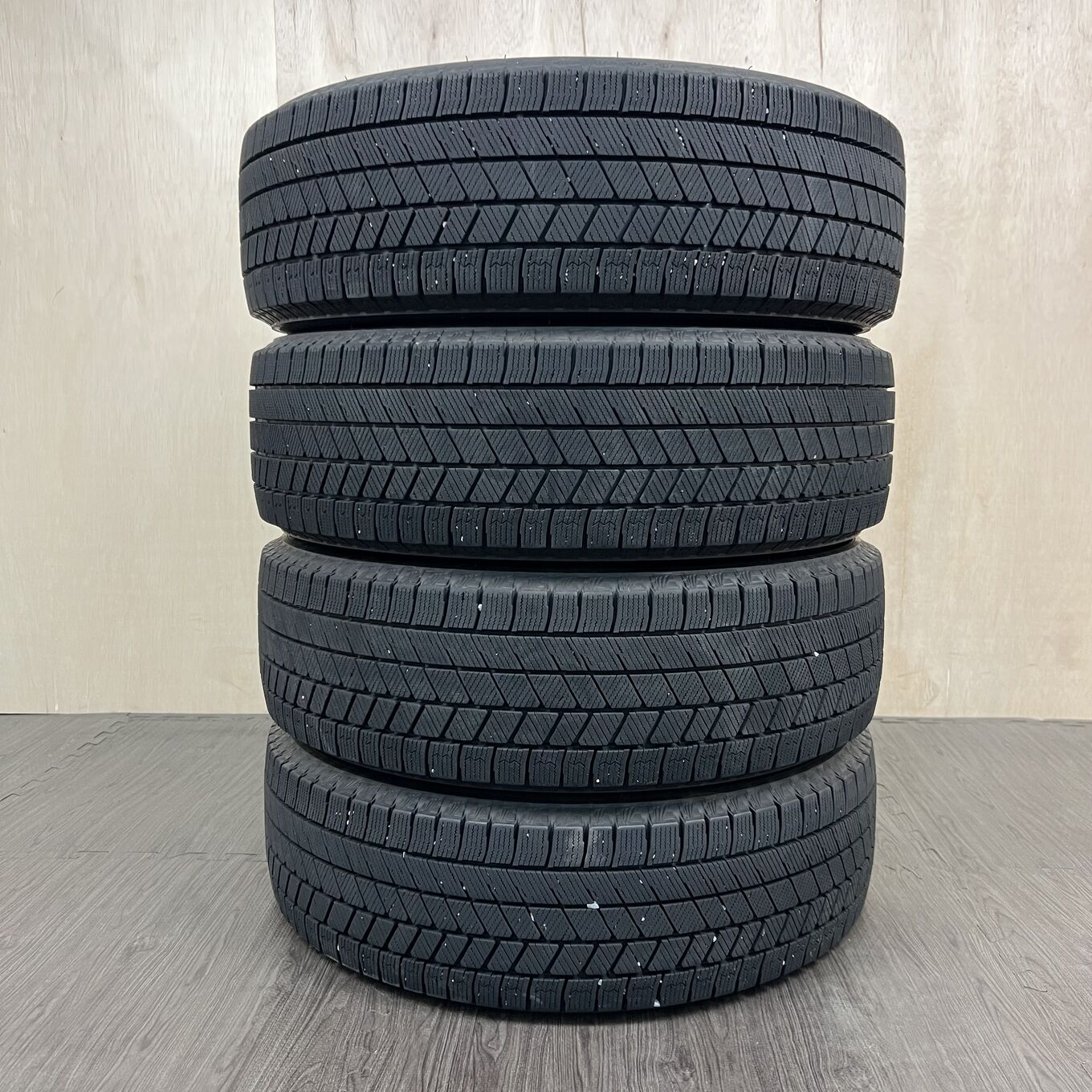 195/60 R17 Bridgestone BLIZZAK VRX3 — 25 400 ¥/комплект