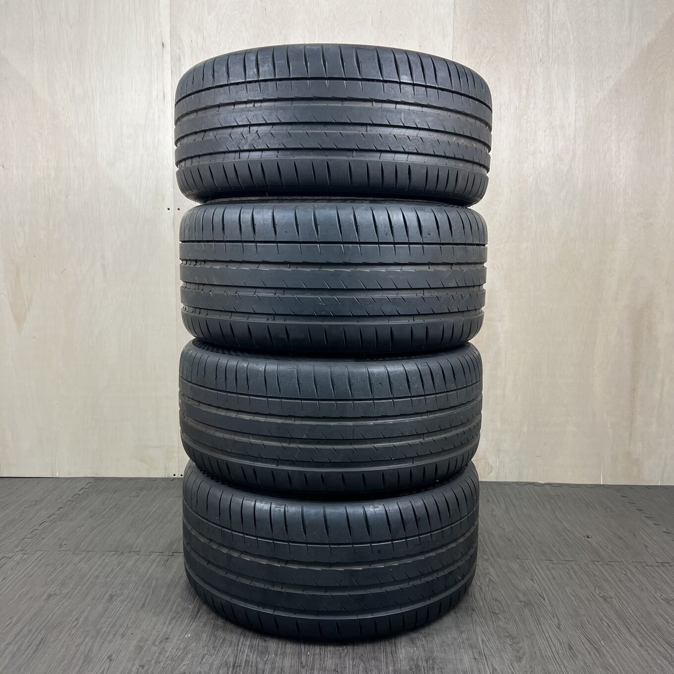 265/40 R20 Michelin PILOT SPORT 4 — 59 400 ¥/комплект