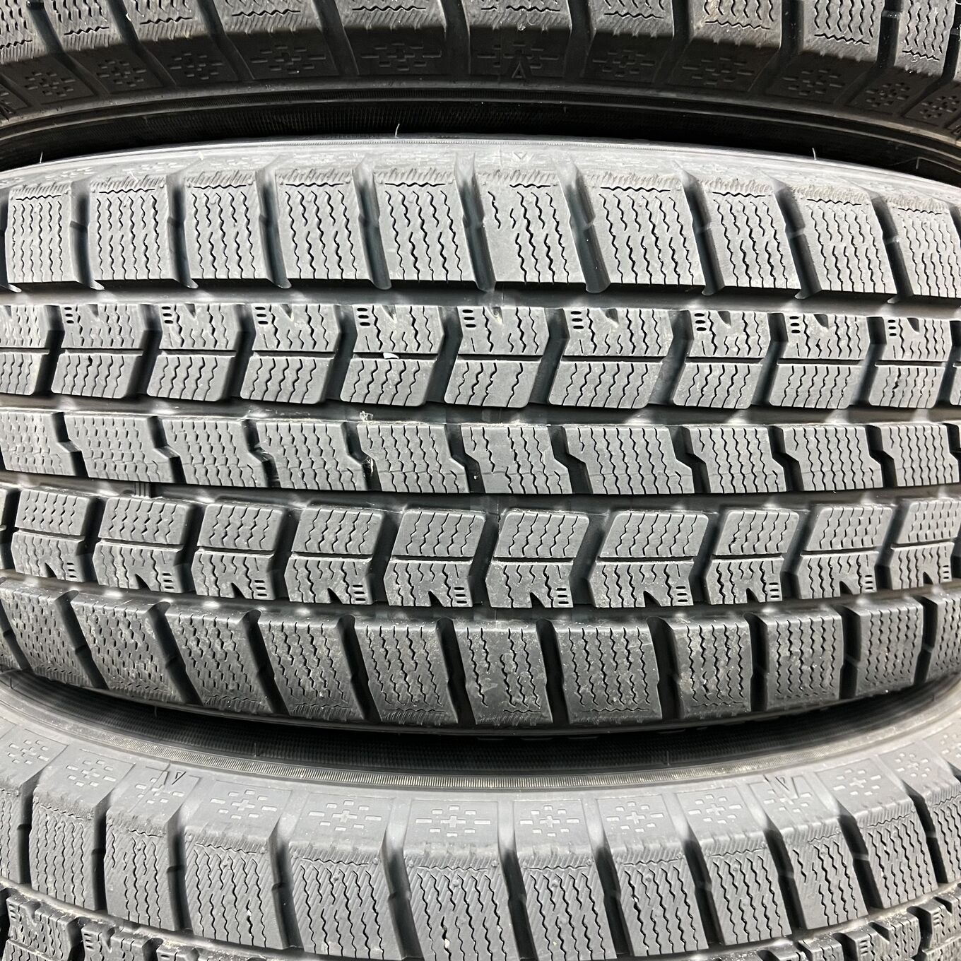 Goodyear ICE NAVI 7 215/65 R16, фото 3