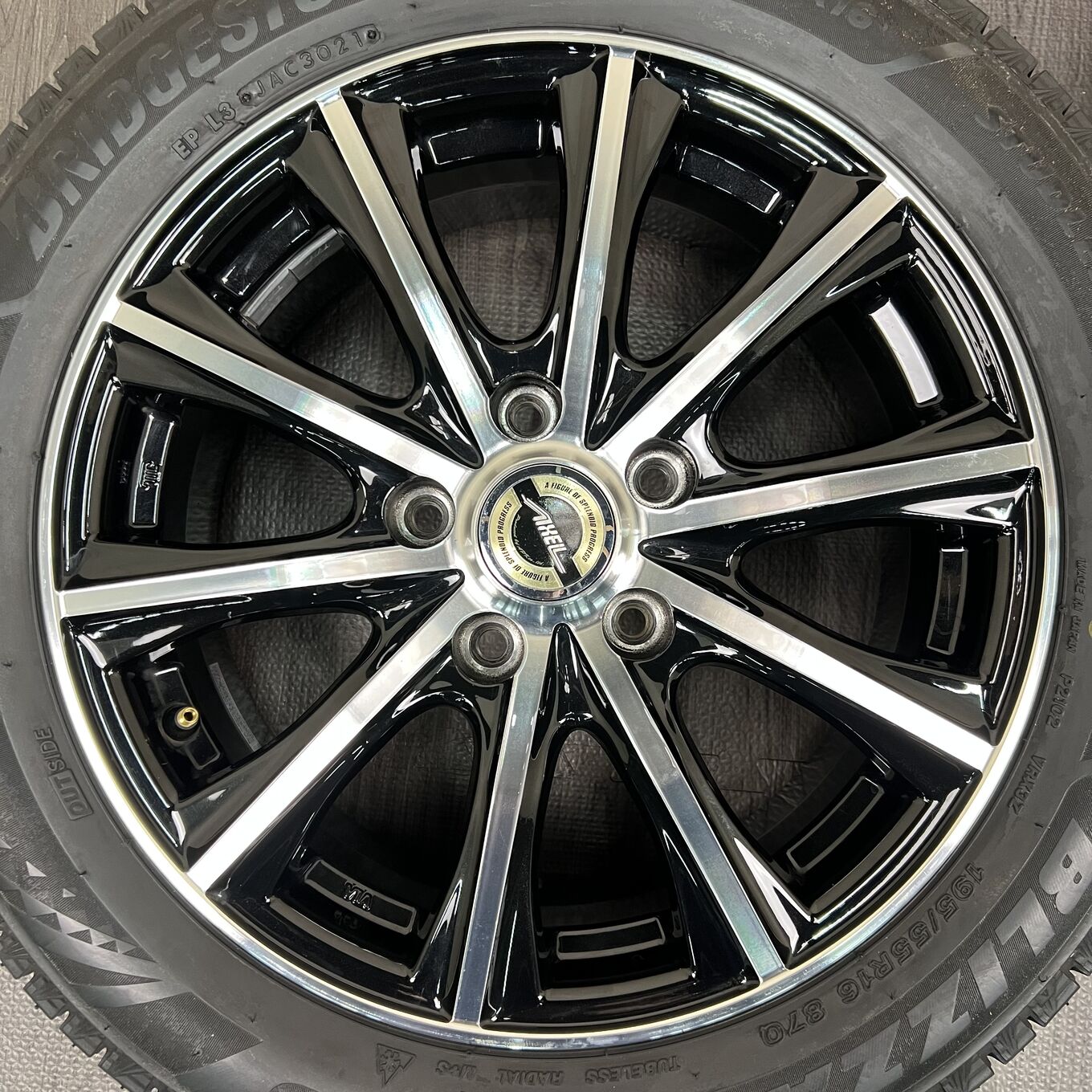 Bridgestone AXEL 195/55 R16, фото 2