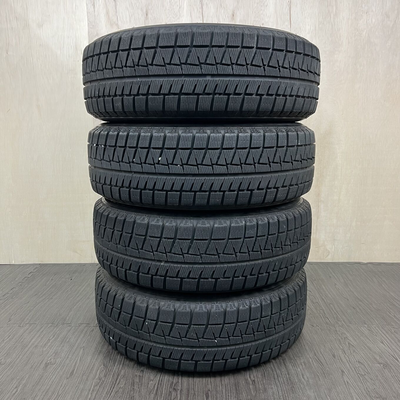 215/65 R16 Bridgestone ICE PARTNER 2 — 15 200 ¥/комплект