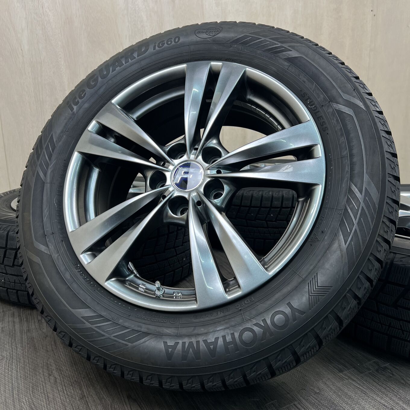 R17 7.5J ET45 5x114.3 L-F LOUNGE — 27 900 ¥/комплект