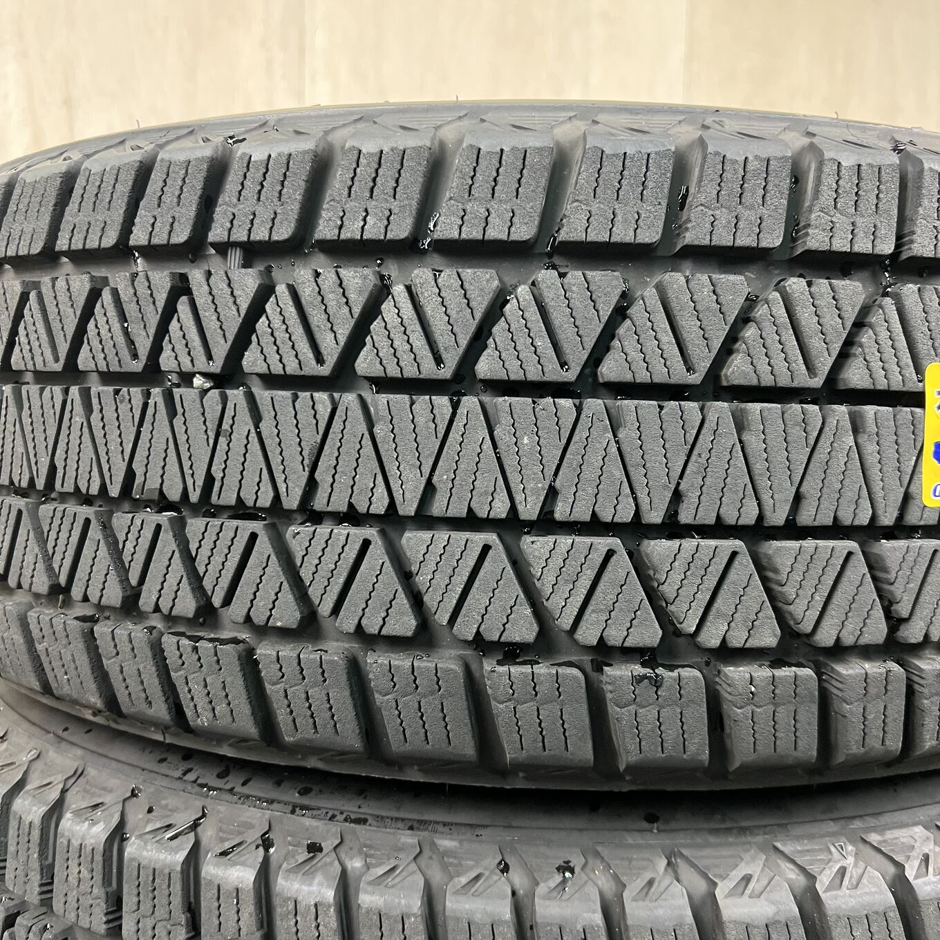 Bridgestone BLIZZAK DM-V3 225/60 R17, фото 2