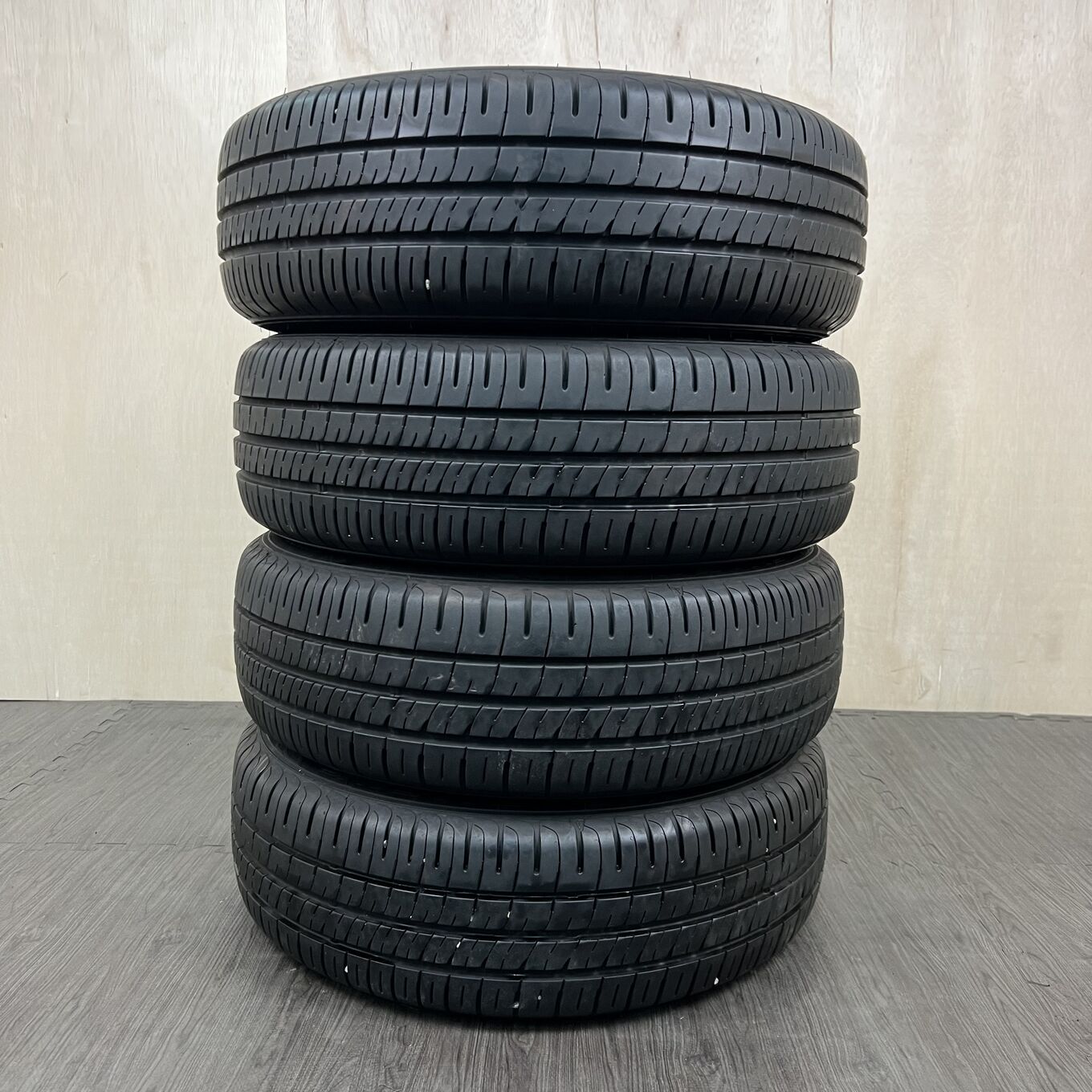 205/60 R16 Dunlop ENASAVE EC204 — 25 500 ¥/комплект
