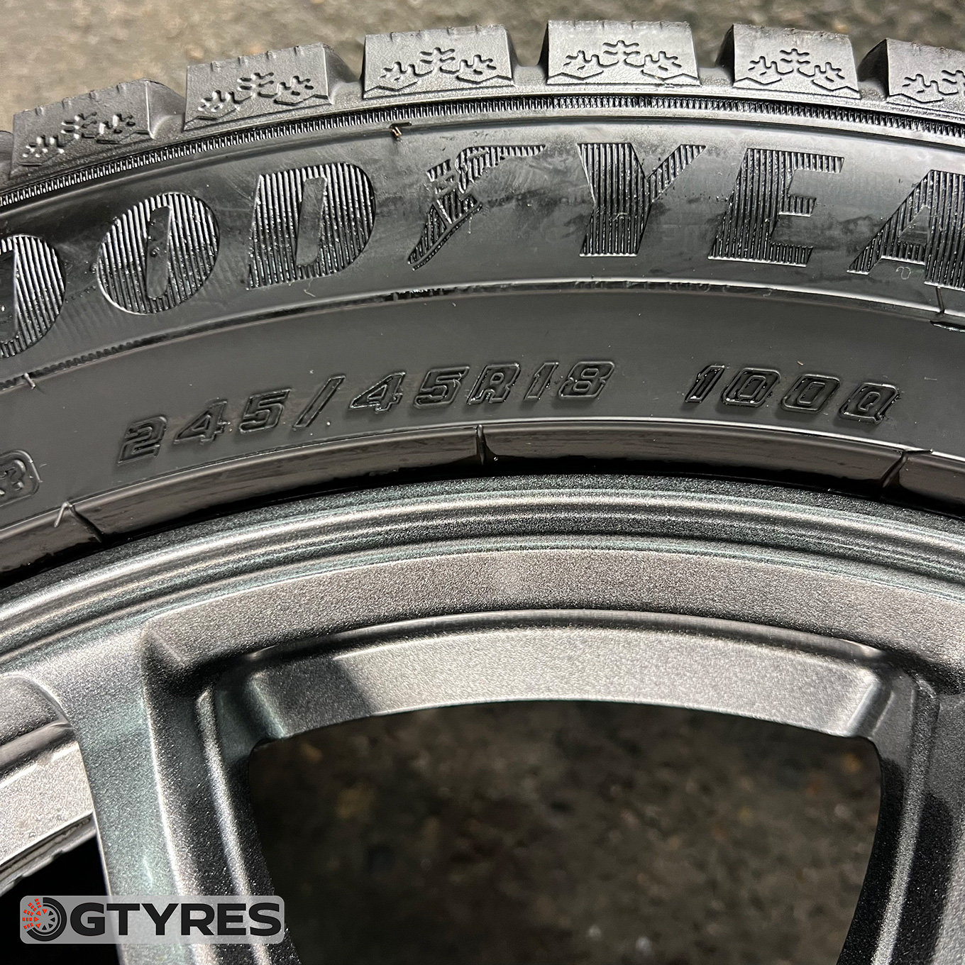 Goodyear ICE NAVI 6 245/45 R18, фото 4