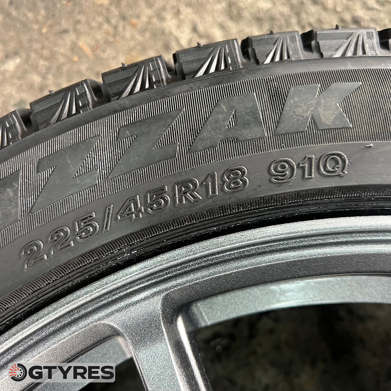 Bridgestone BLIZZAK VRX3 225/45 R18, фото 4