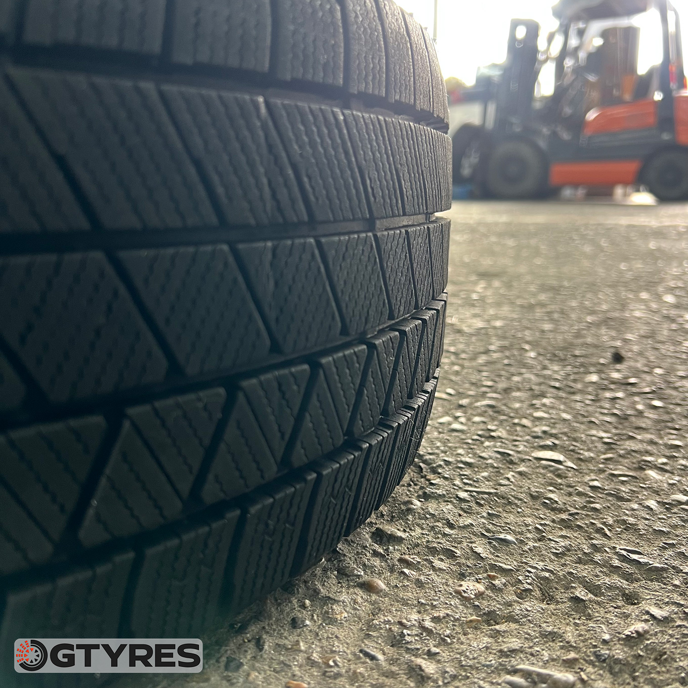 Bridgestone BLIZZAK VRX3 225/45 R18, фото 2