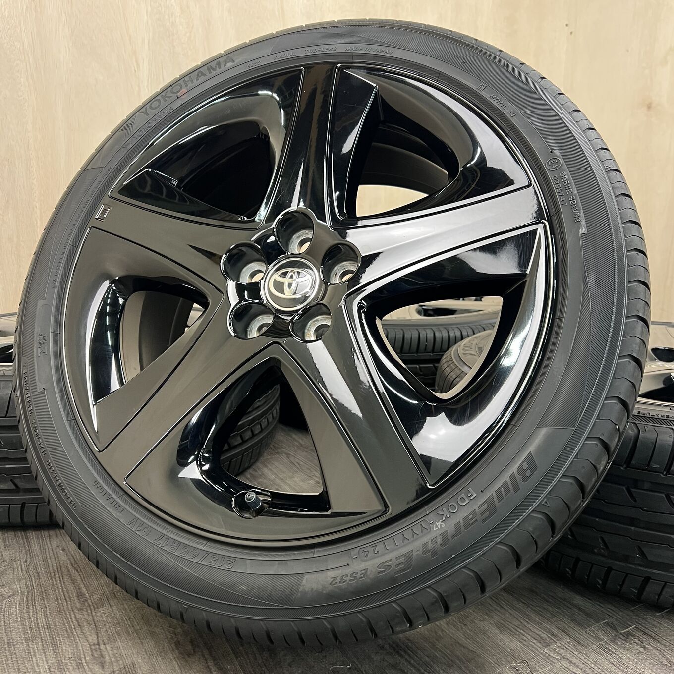 R17 7J ET50 5x100 Toyo PRIUS — 57 600 ¥/комплект